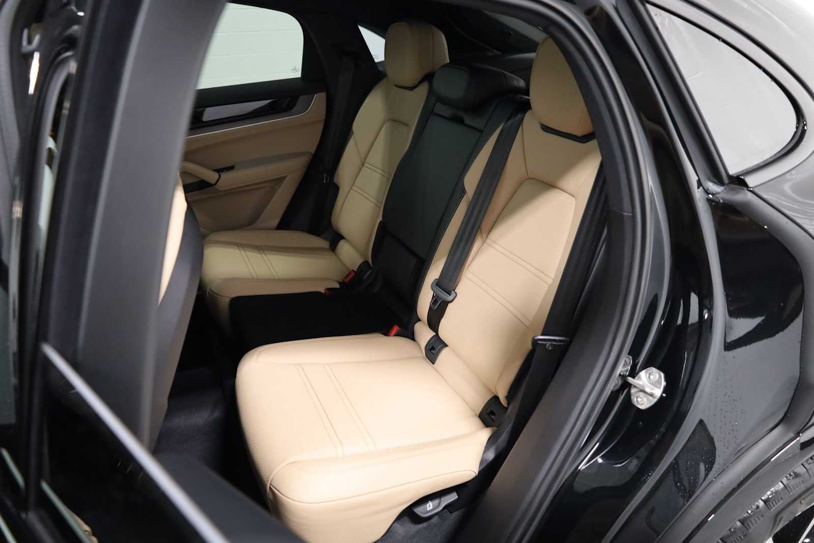 Thumbnail: 2026 Porsche  - 36