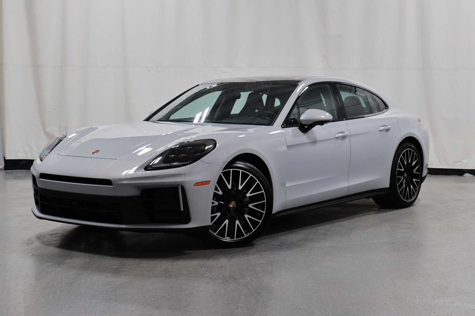 Thumbnail: 2025 Porsche Panamera - 1