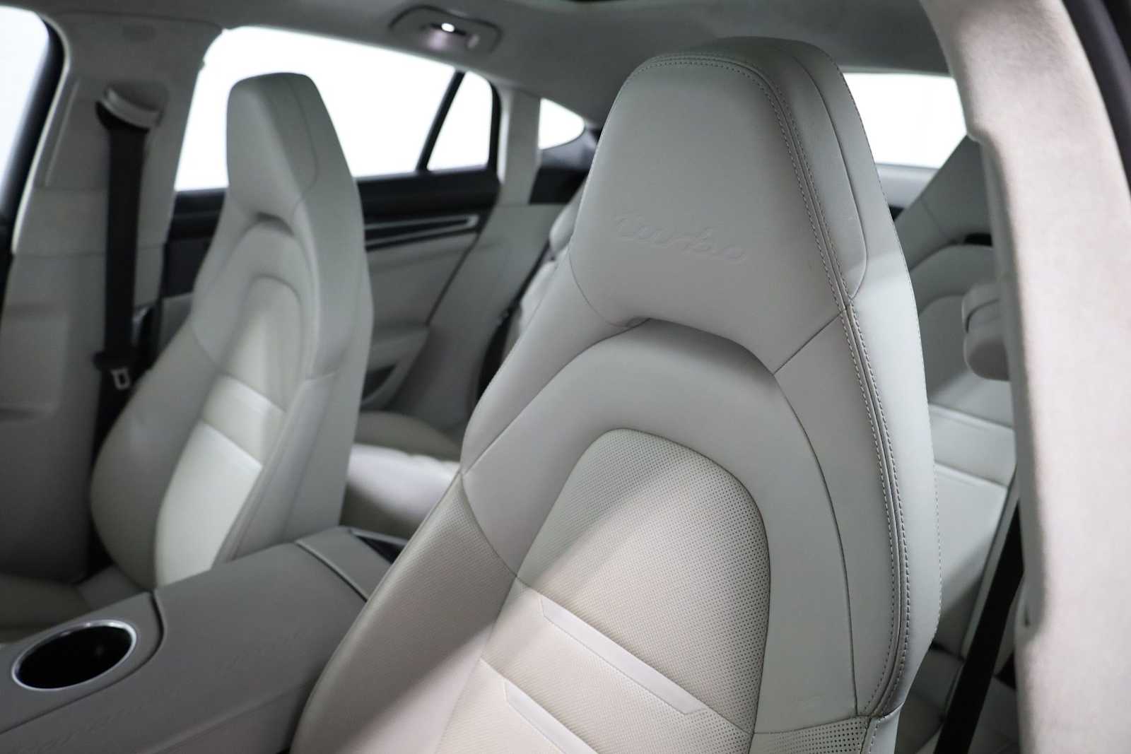 Thumbnail: 2017 Porsche Panamera - 19