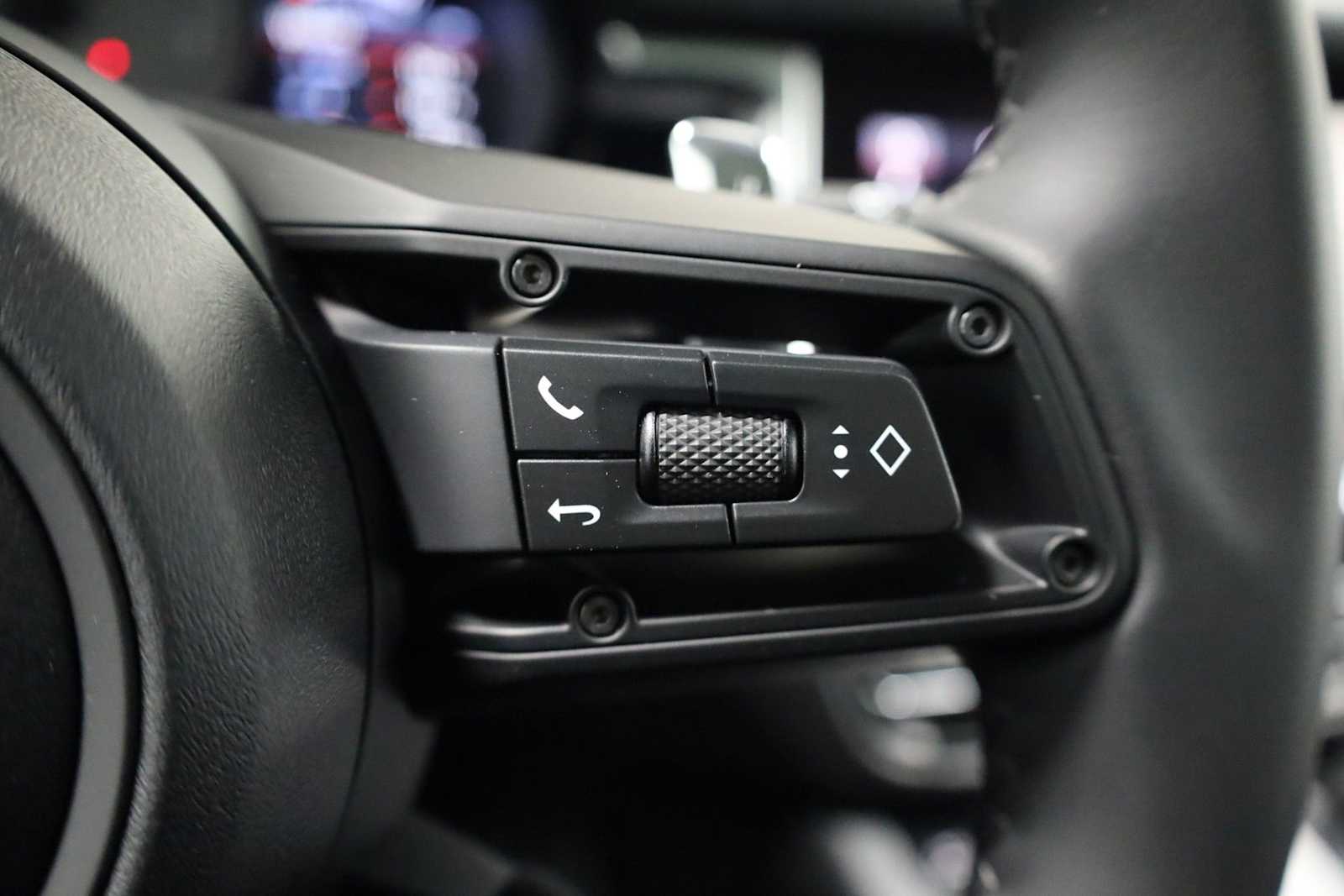 Thumbnail: 2026 Porsche Macan - 28