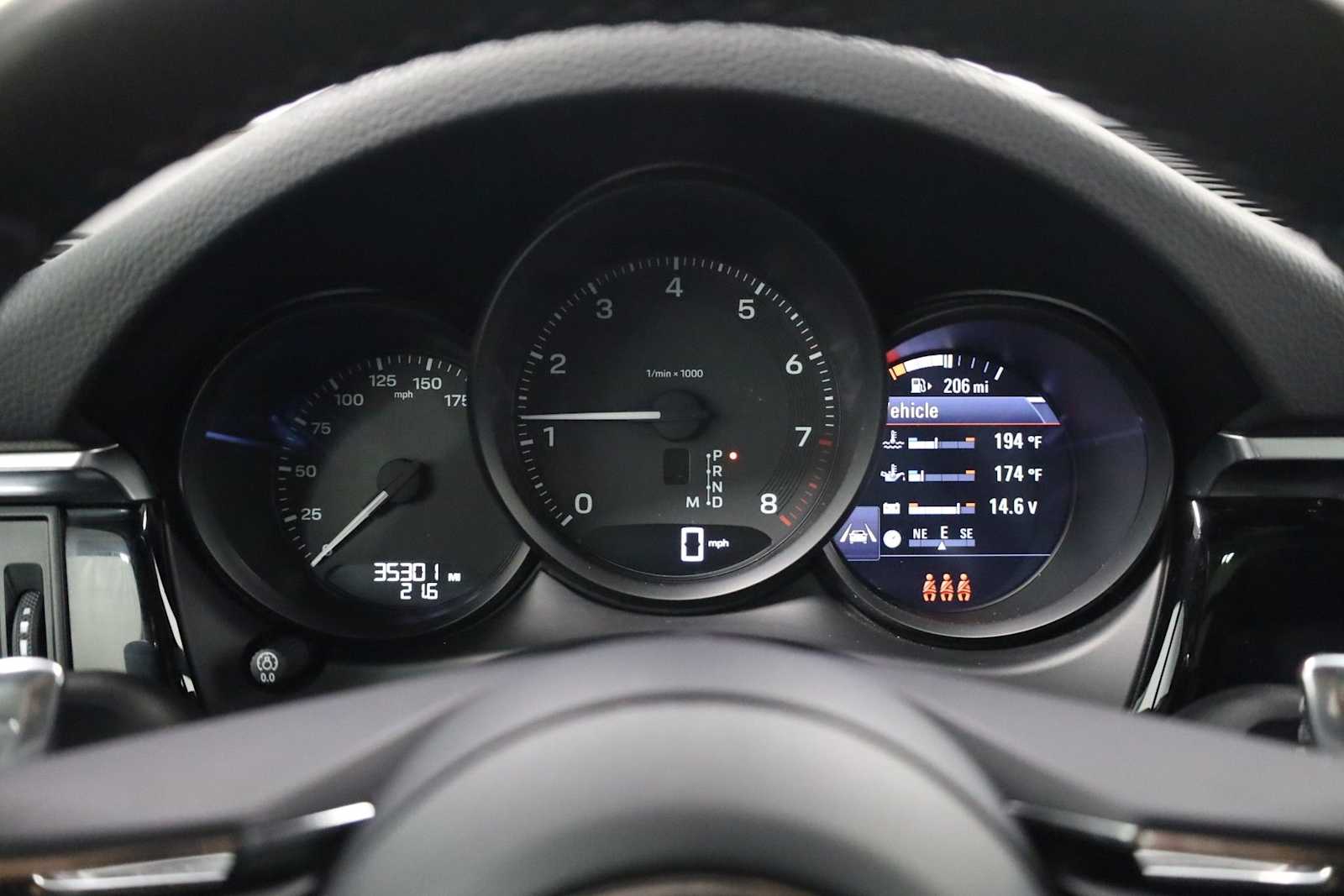 Thumbnail: 2023 Porsche Macan - 24