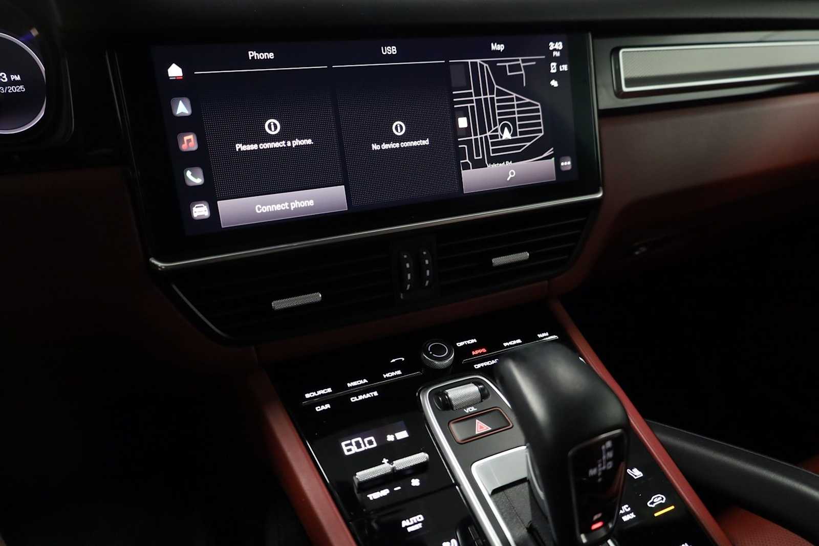 Thumbnail: 2022 Porsche Cayenne - 32