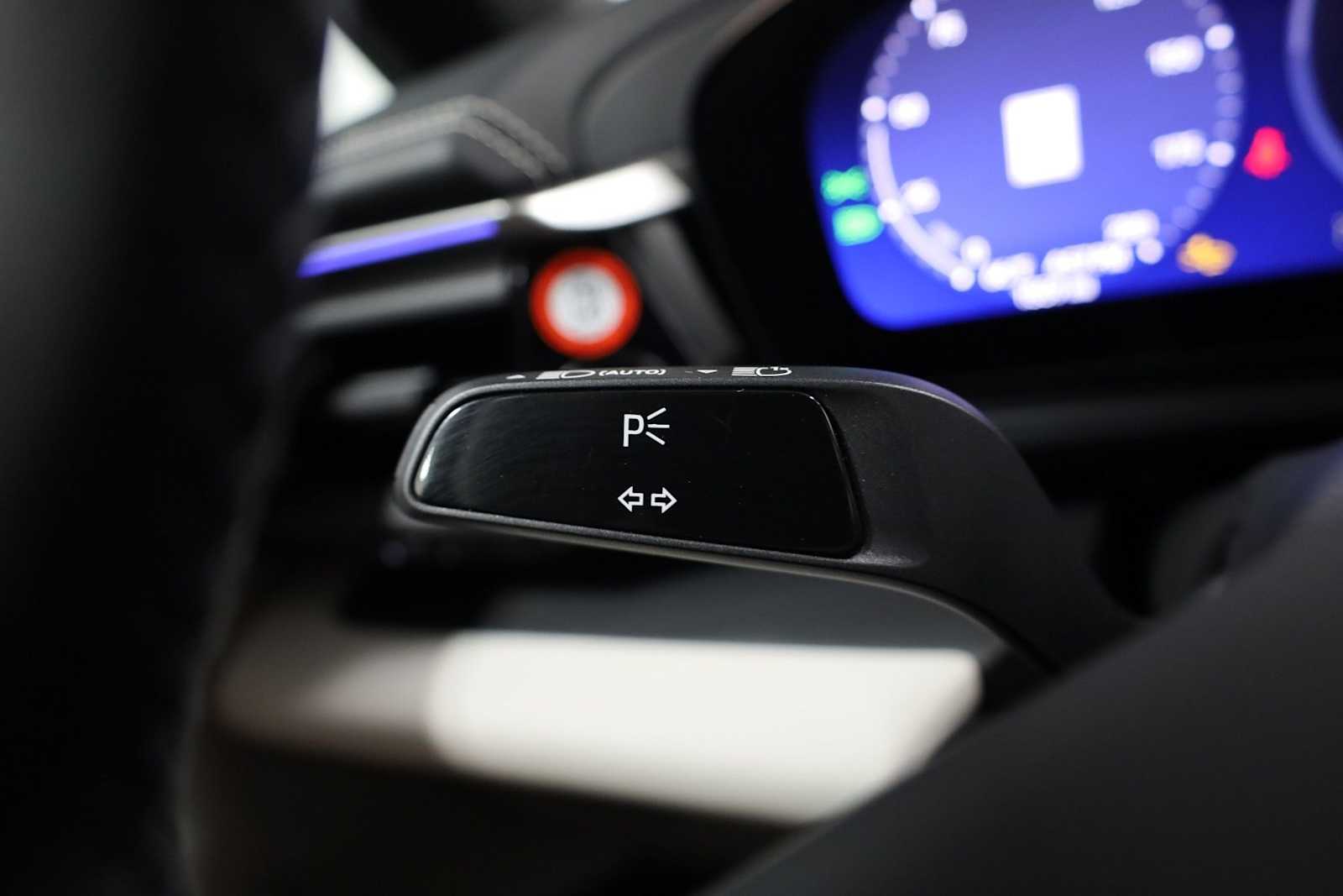 Thumbnail: 2025 Porsche Macan - 29