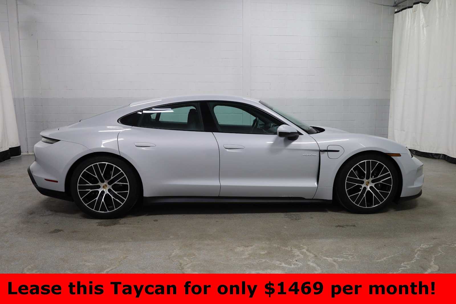 Thumbnail: 2025 Porsche Taycan - 10