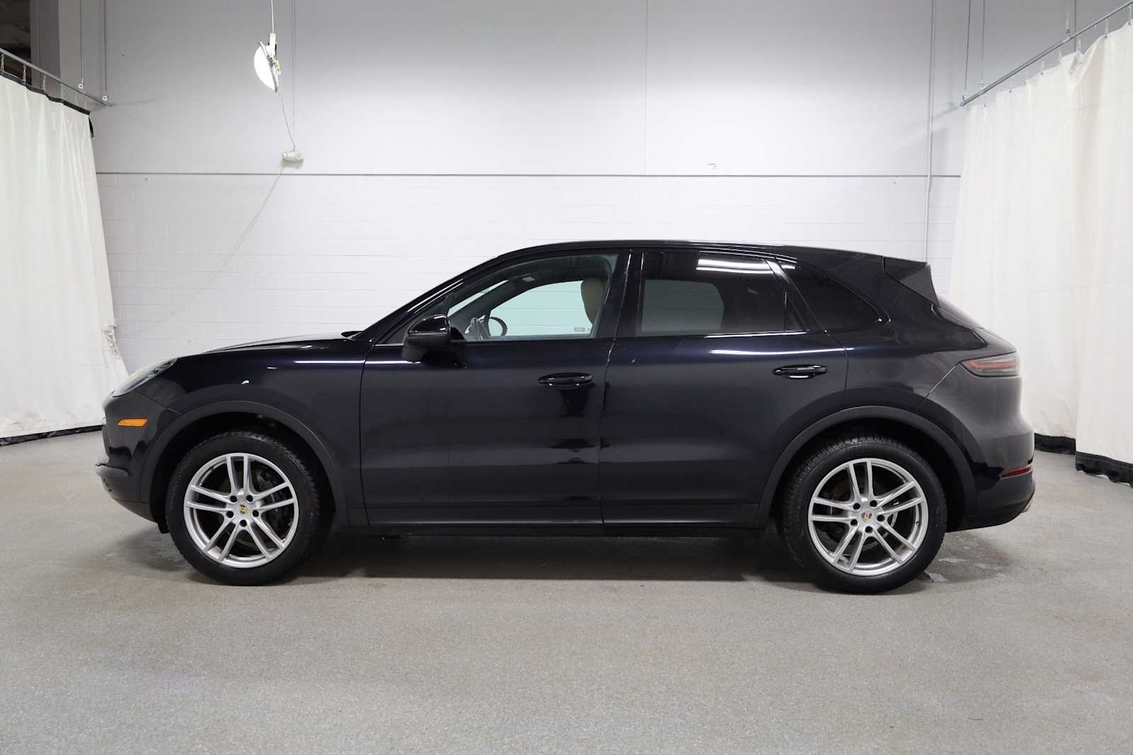 Thumbnail: 2019 Porsche Cayenne - 2