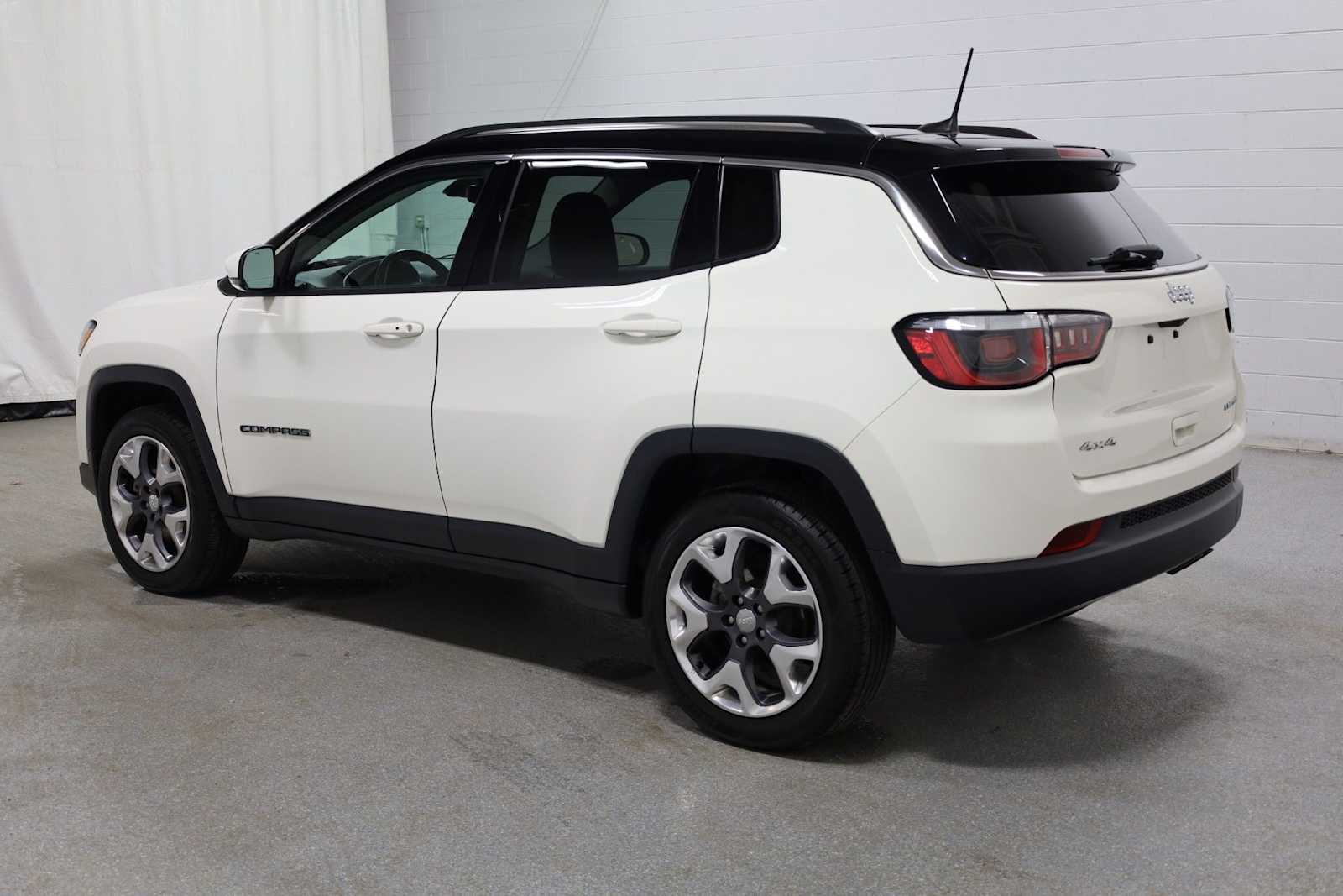 Thumbnail: 2019 Jeep Compass - 3