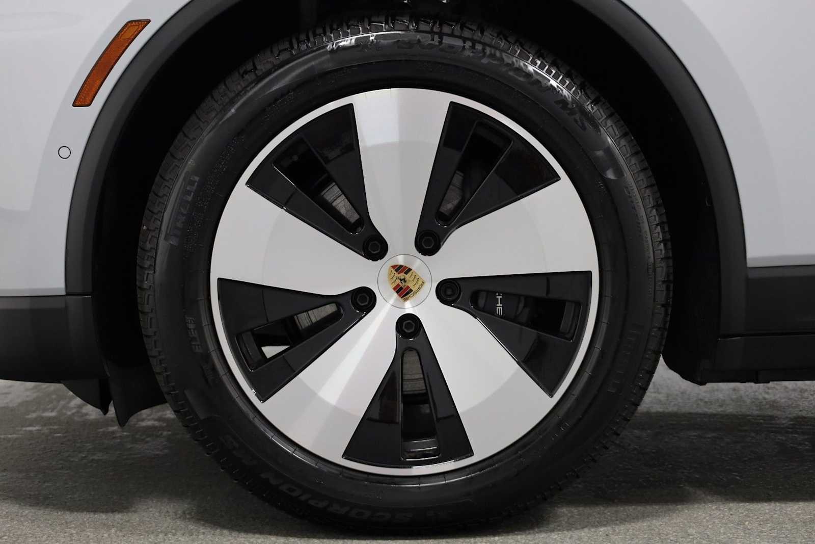 Thumbnail: 2025 Porsche Macan - 41