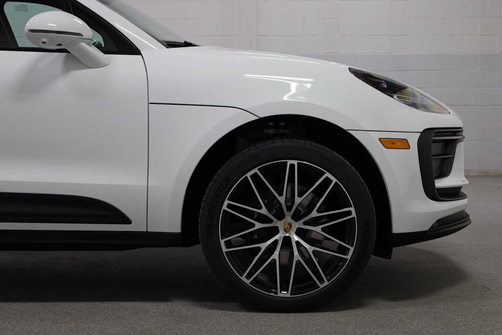 Thumbnail: 2026 Porsche Macan - 11