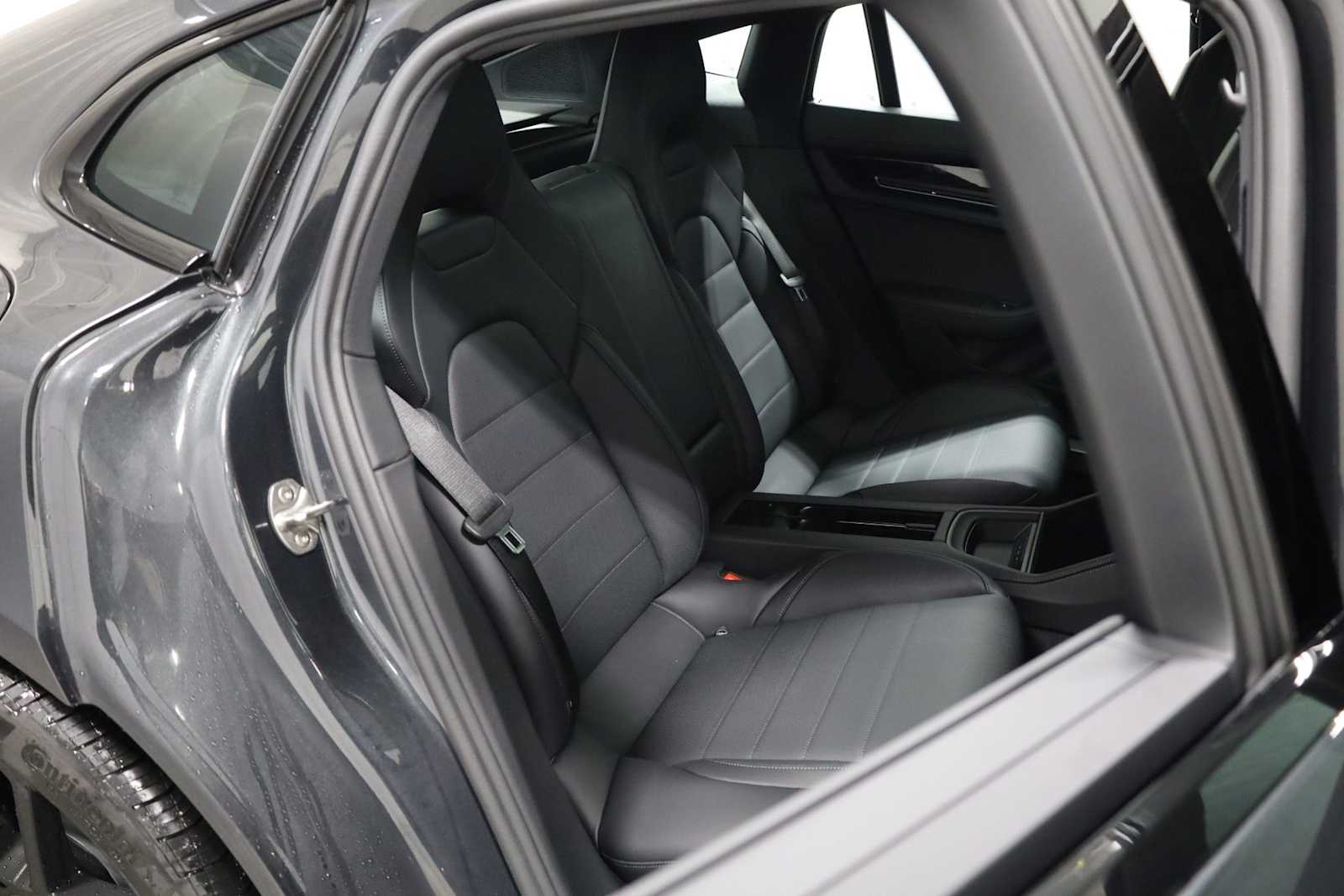 Thumbnail: 2026 Porsche Panamera - 37