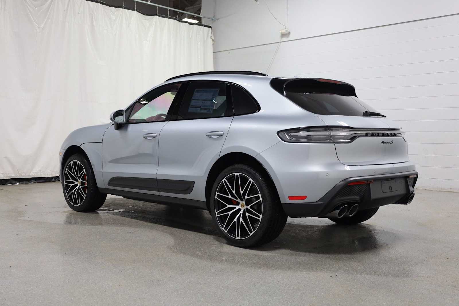 Thumbnail: 2026 Porsche Macan - 3