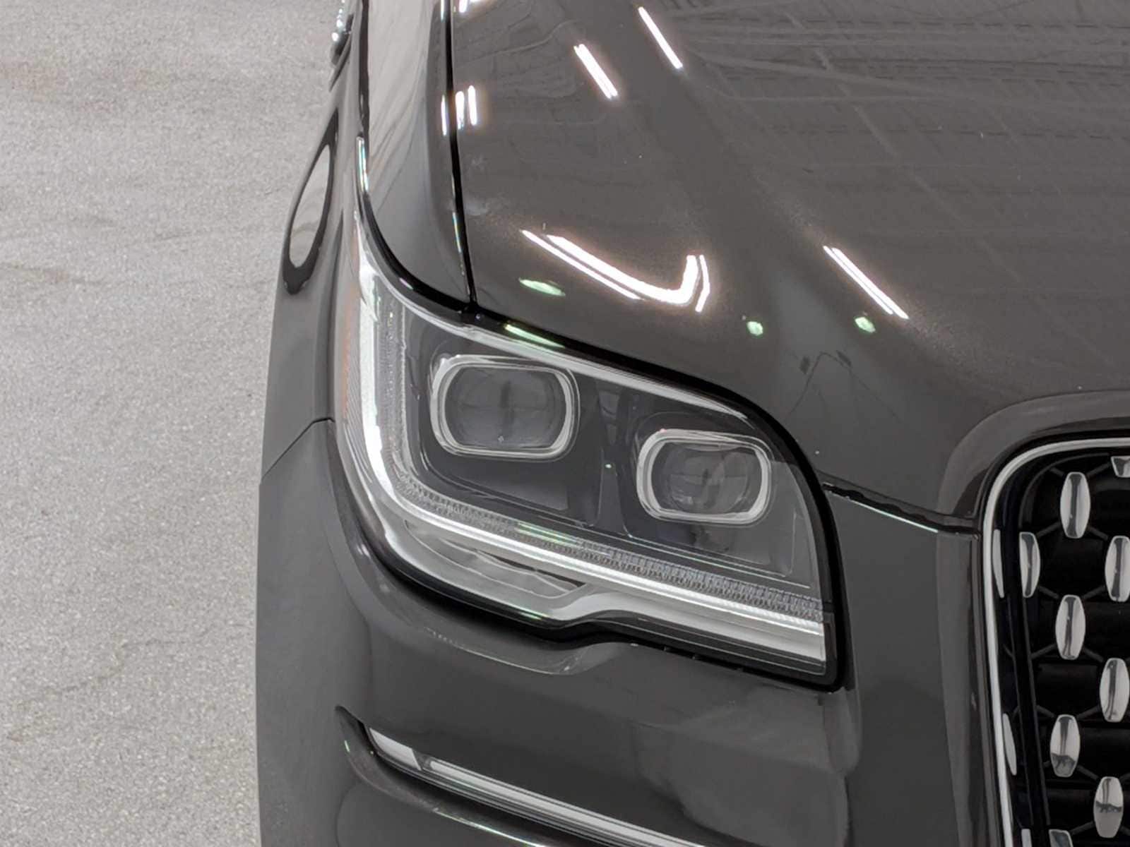 Thumbnail: 2023 Lincoln Navigator L - 15