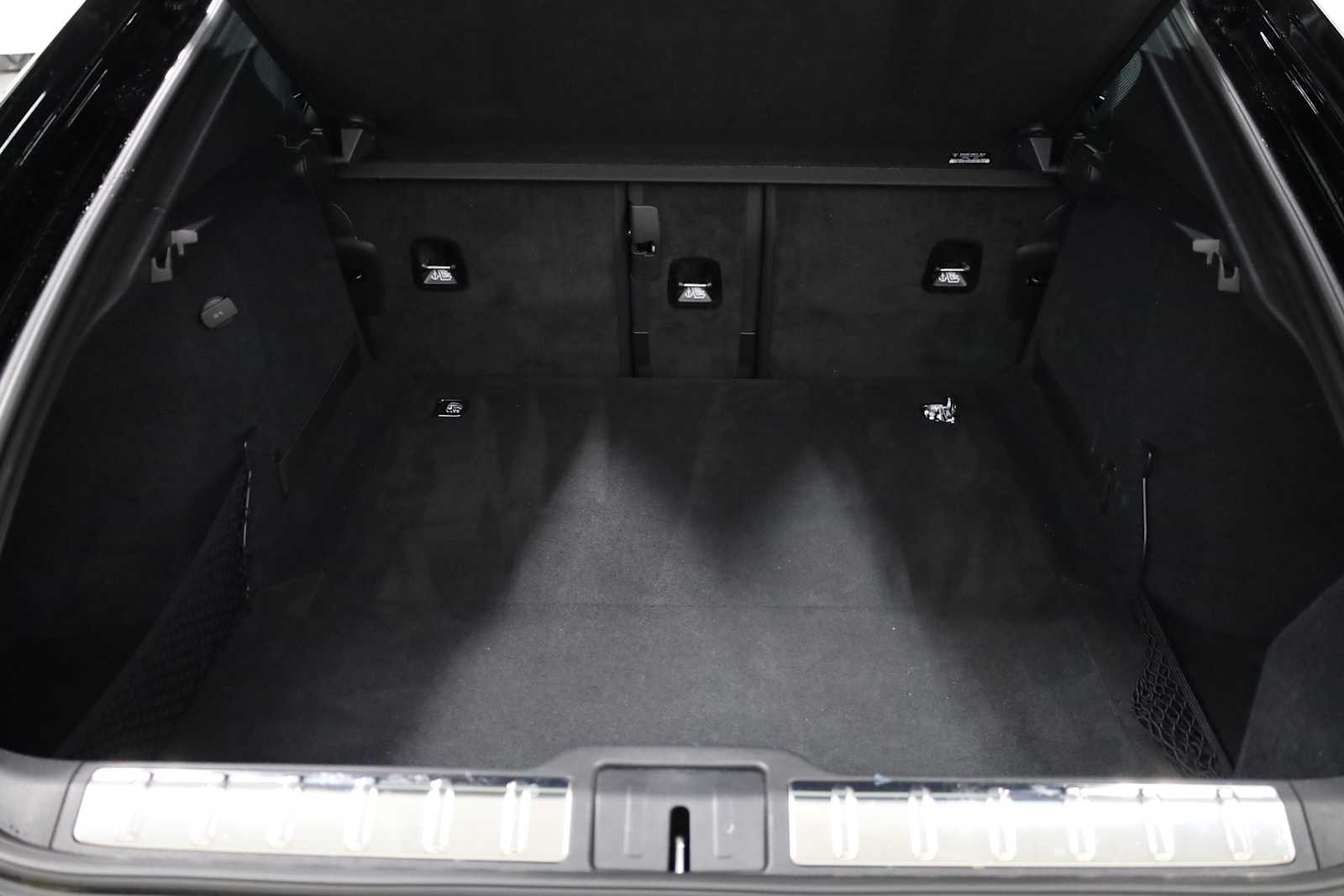 Thumbnail: 2025 Porsche Panamera - 38