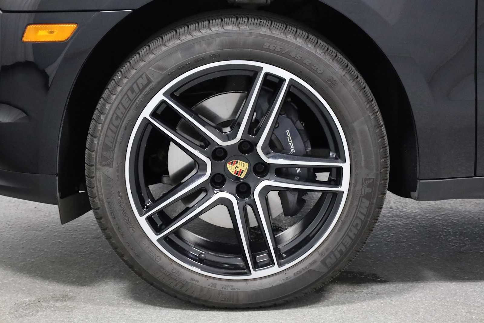 Thumbnail: 2021 Porsche Macan - 40