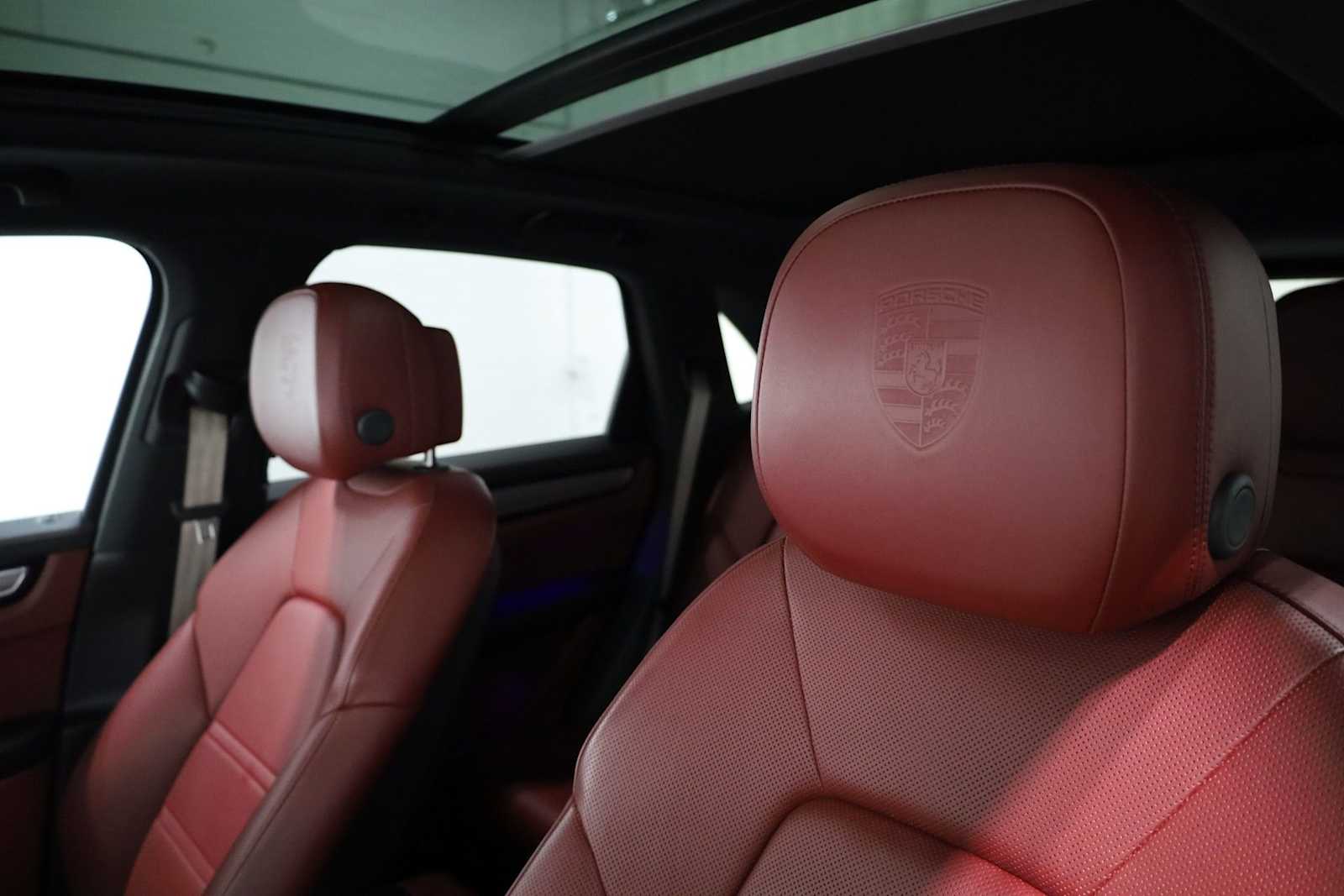 Thumbnail: 2022 Porsche Cayenne - 19