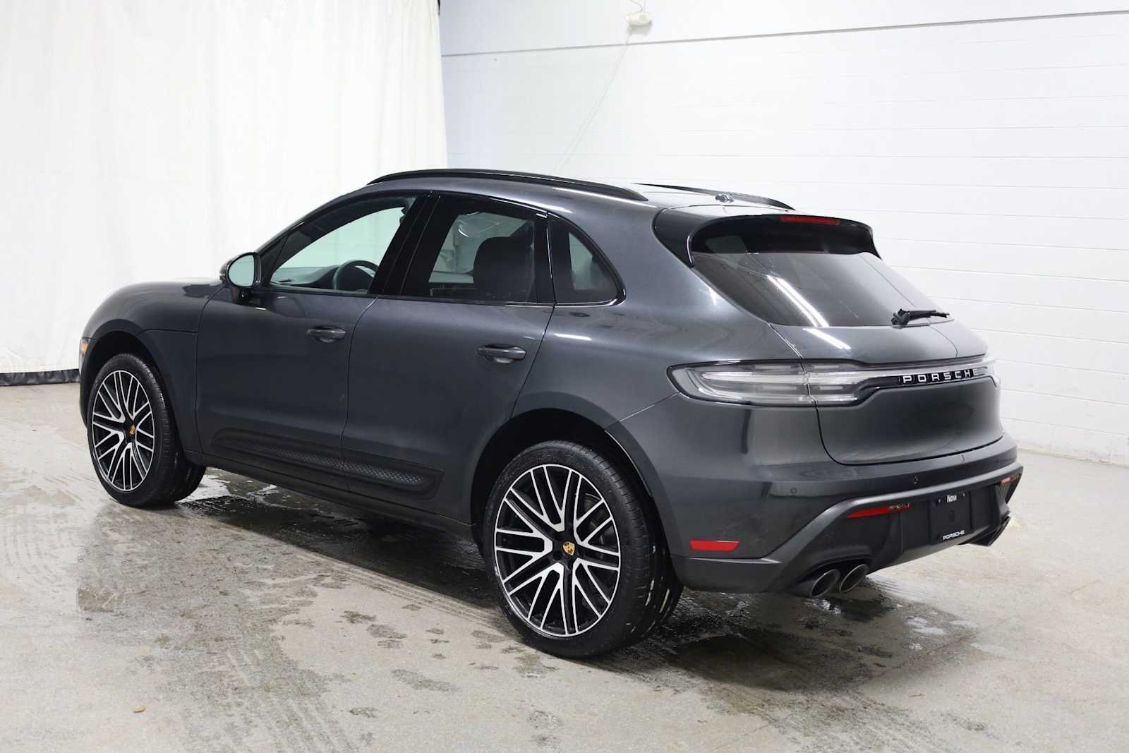 Thumbnail: 2026 Porsche Macan - 3