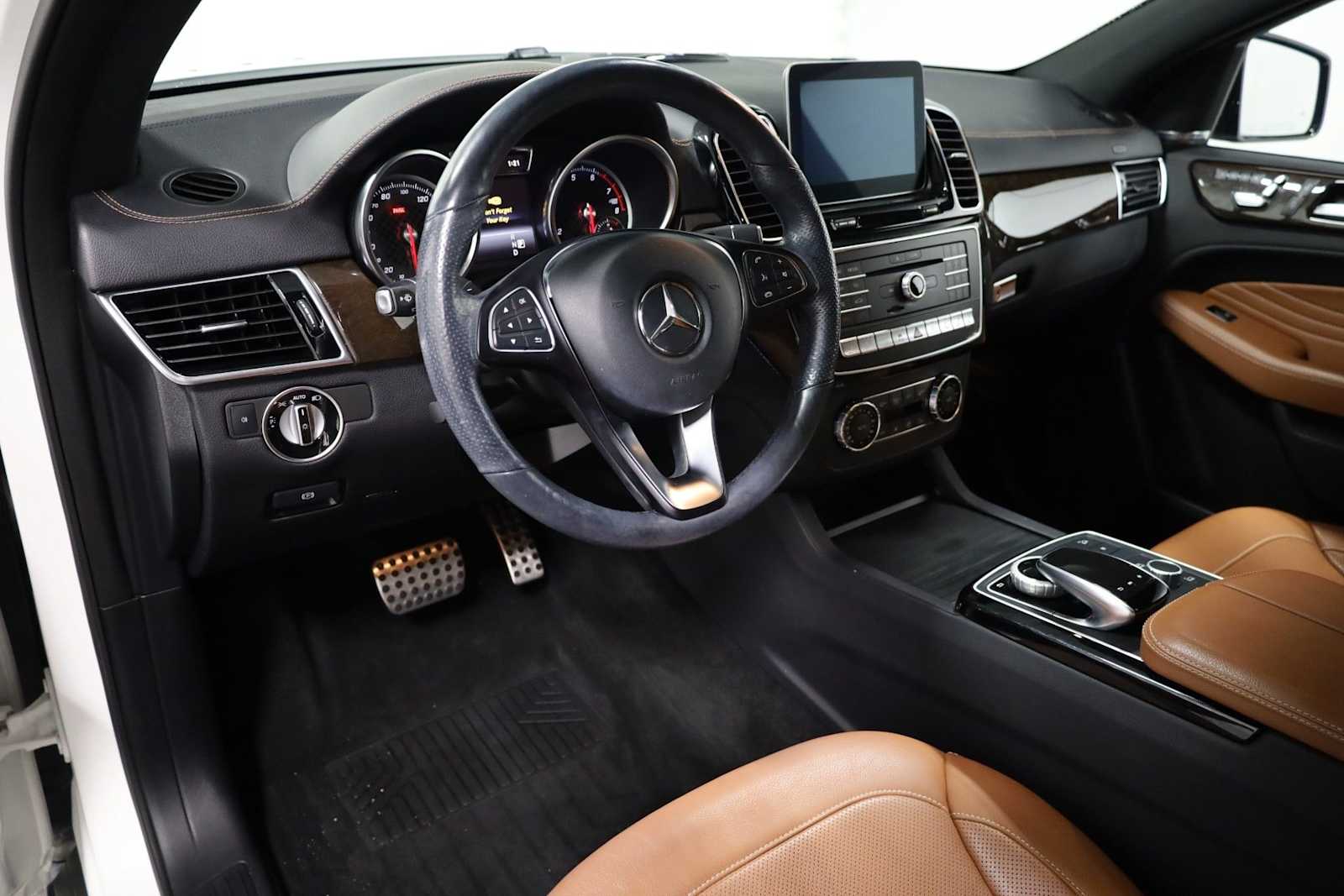 Thumbnail: 2017 Mercedes-Benz GLE - 4