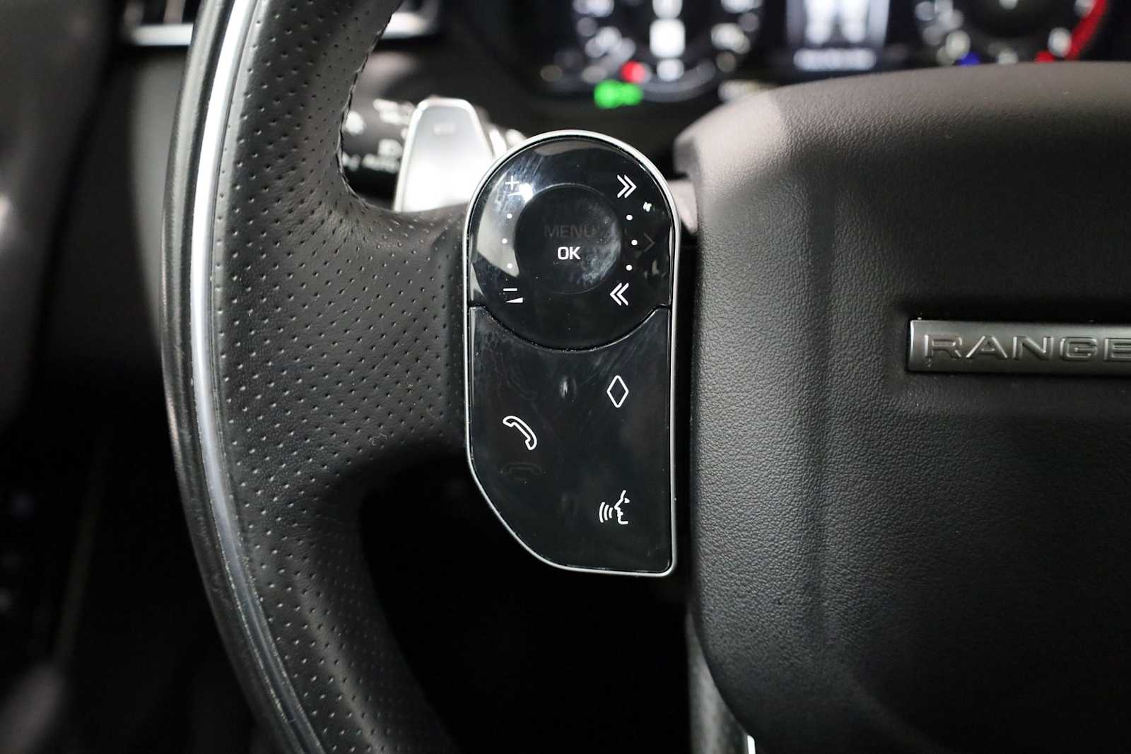 Thumbnail: 2018 Land Rover Range Rover Velar - 25