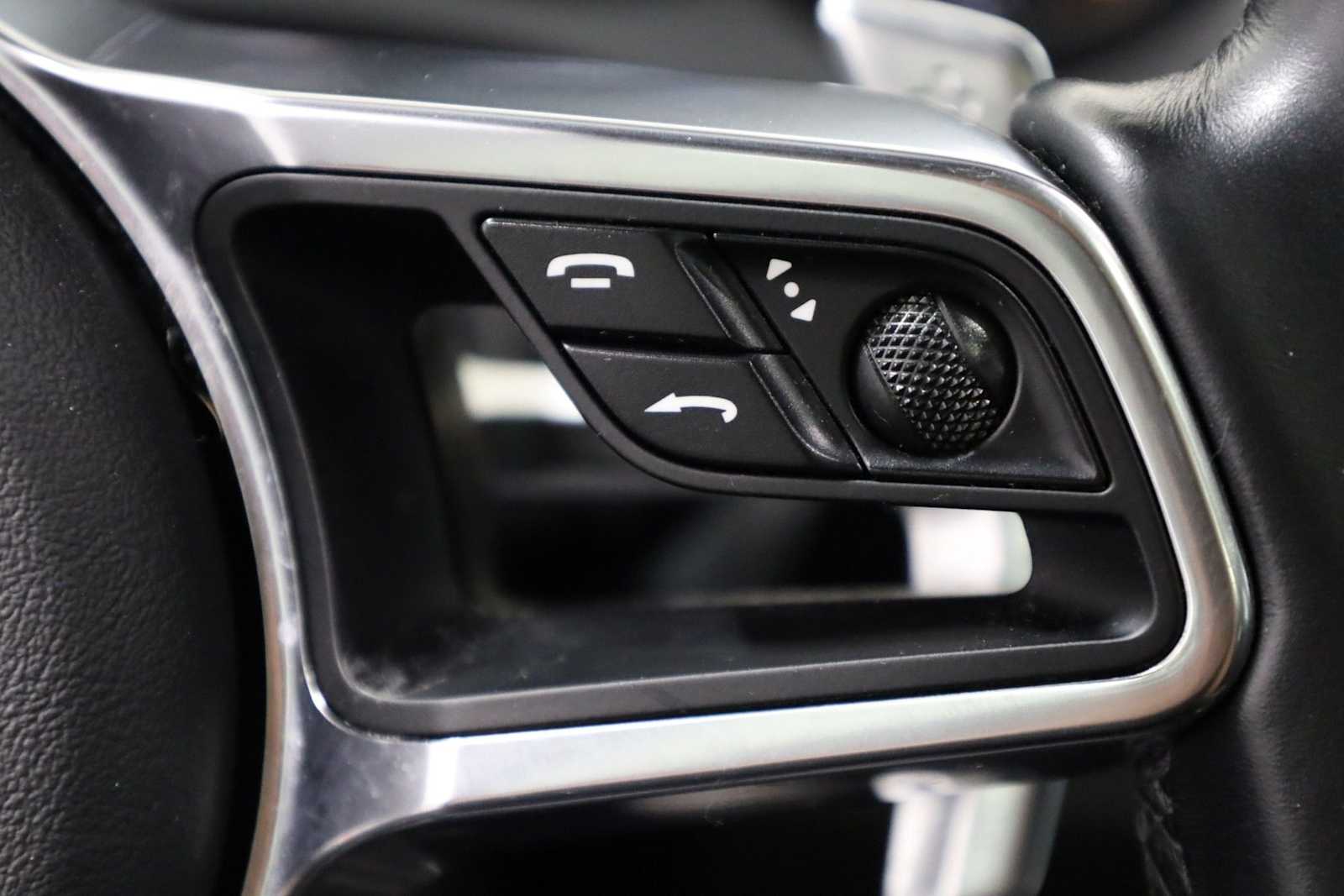 Thumbnail: 2017 Porsche Cayenne - 28