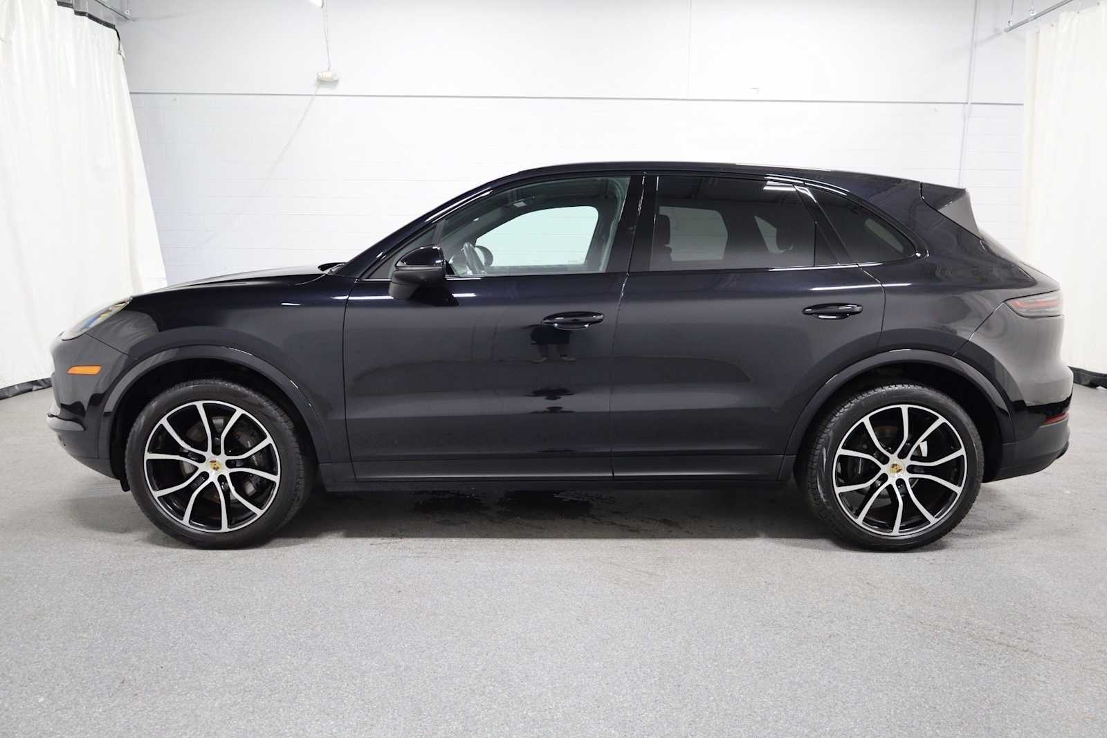 Thumbnail: 2022 Porsche Cayenne - 2