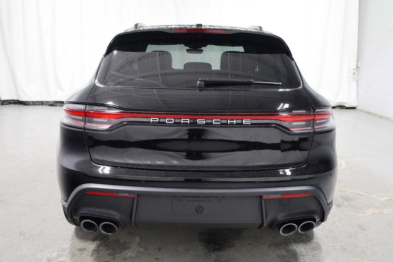 Thumbnail: 2026 Porsche Macan - 7