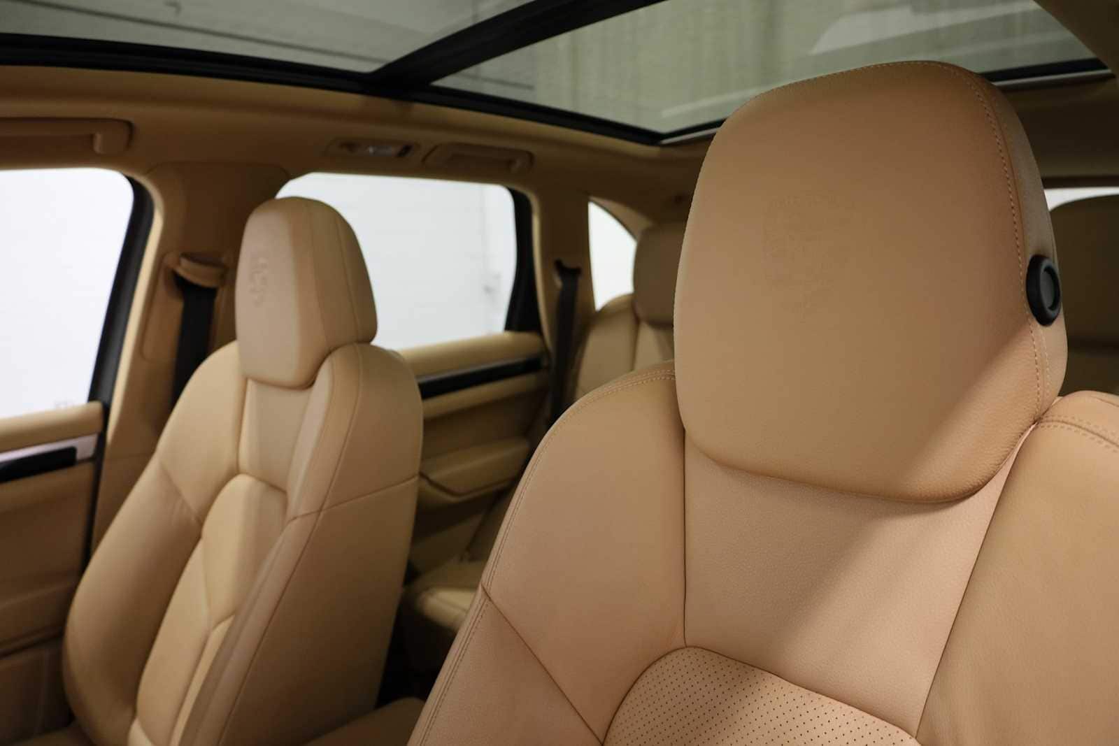 Thumbnail: 2014 Porsche Cayenne - 19
