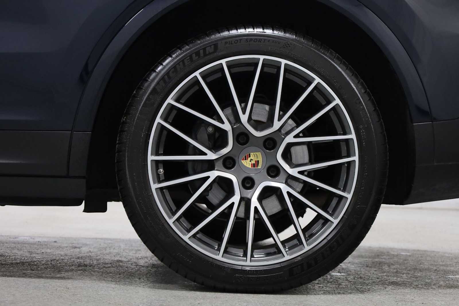 Thumbnail: 2019 Porsche Cayenne - 39