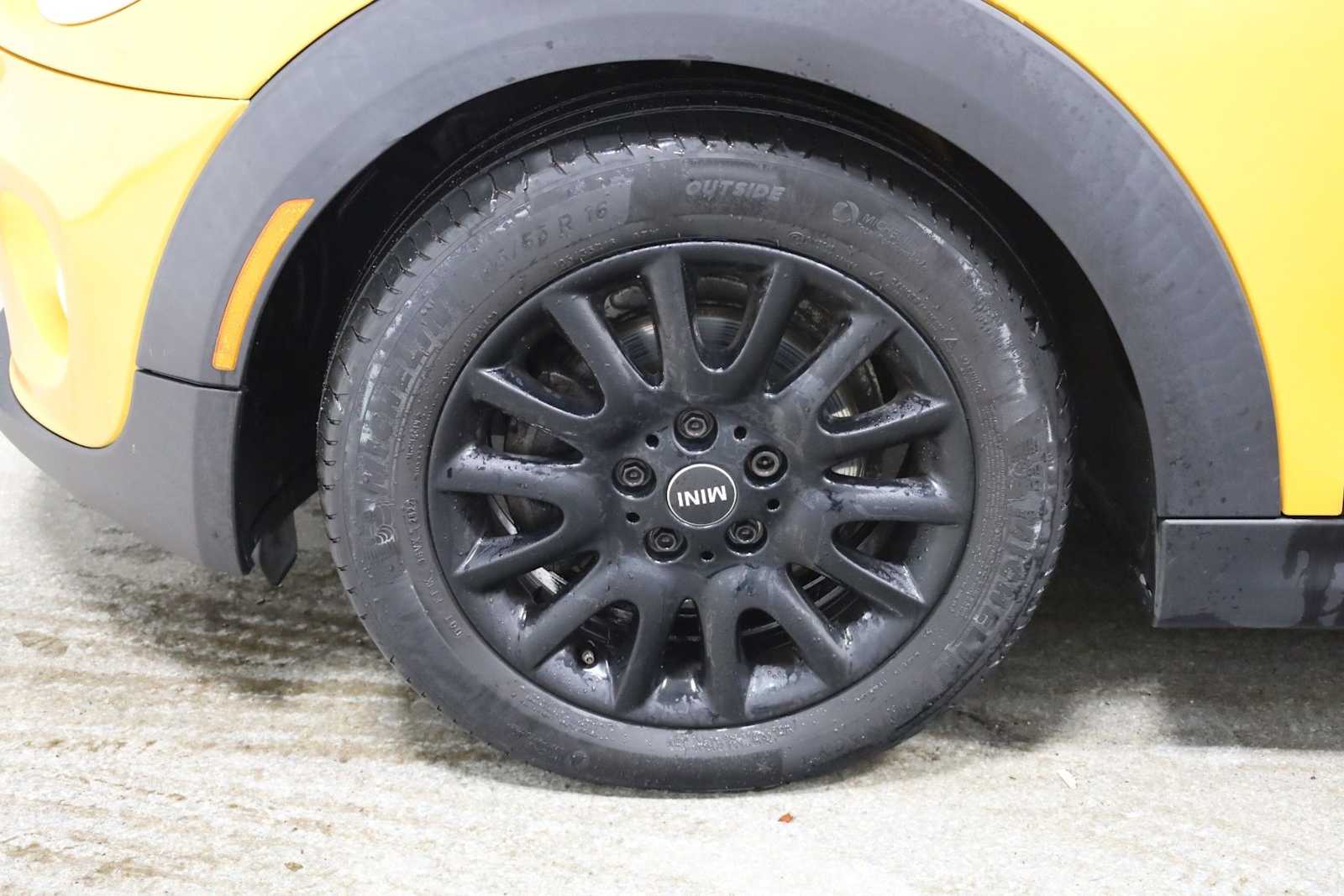 Thumbnail: 2016 MINI Cooper Hardtop - 38