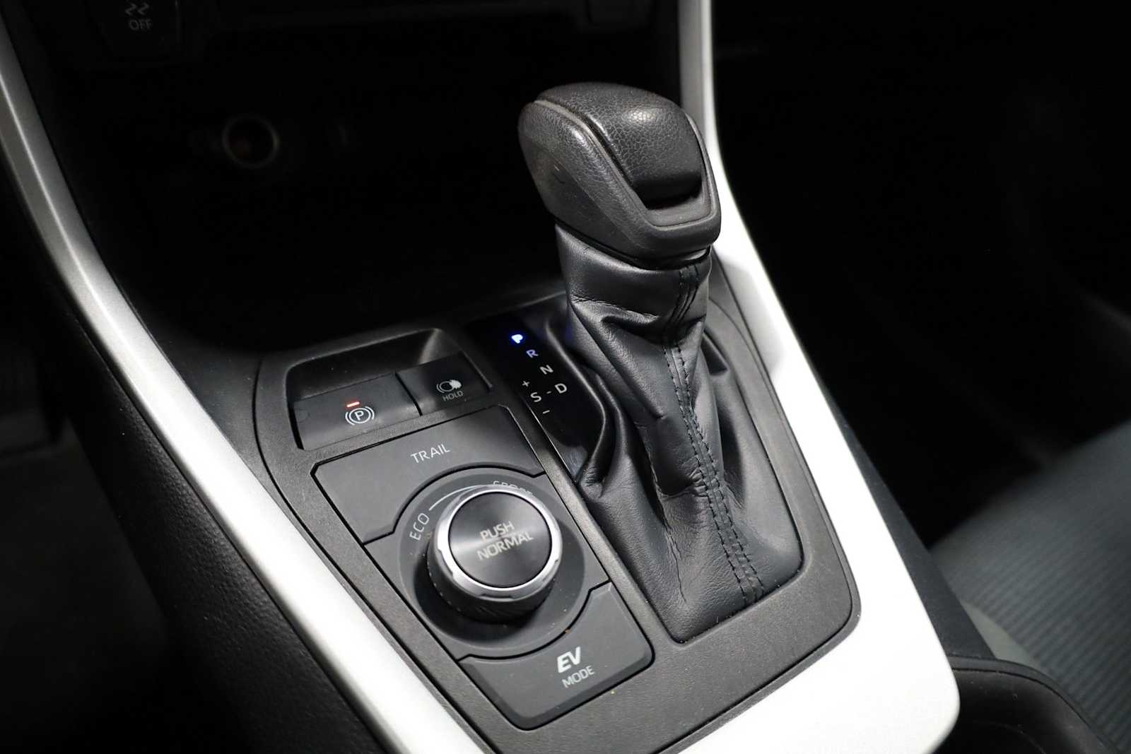 Thumbnail: 2021 Toyota RAV4 - 26