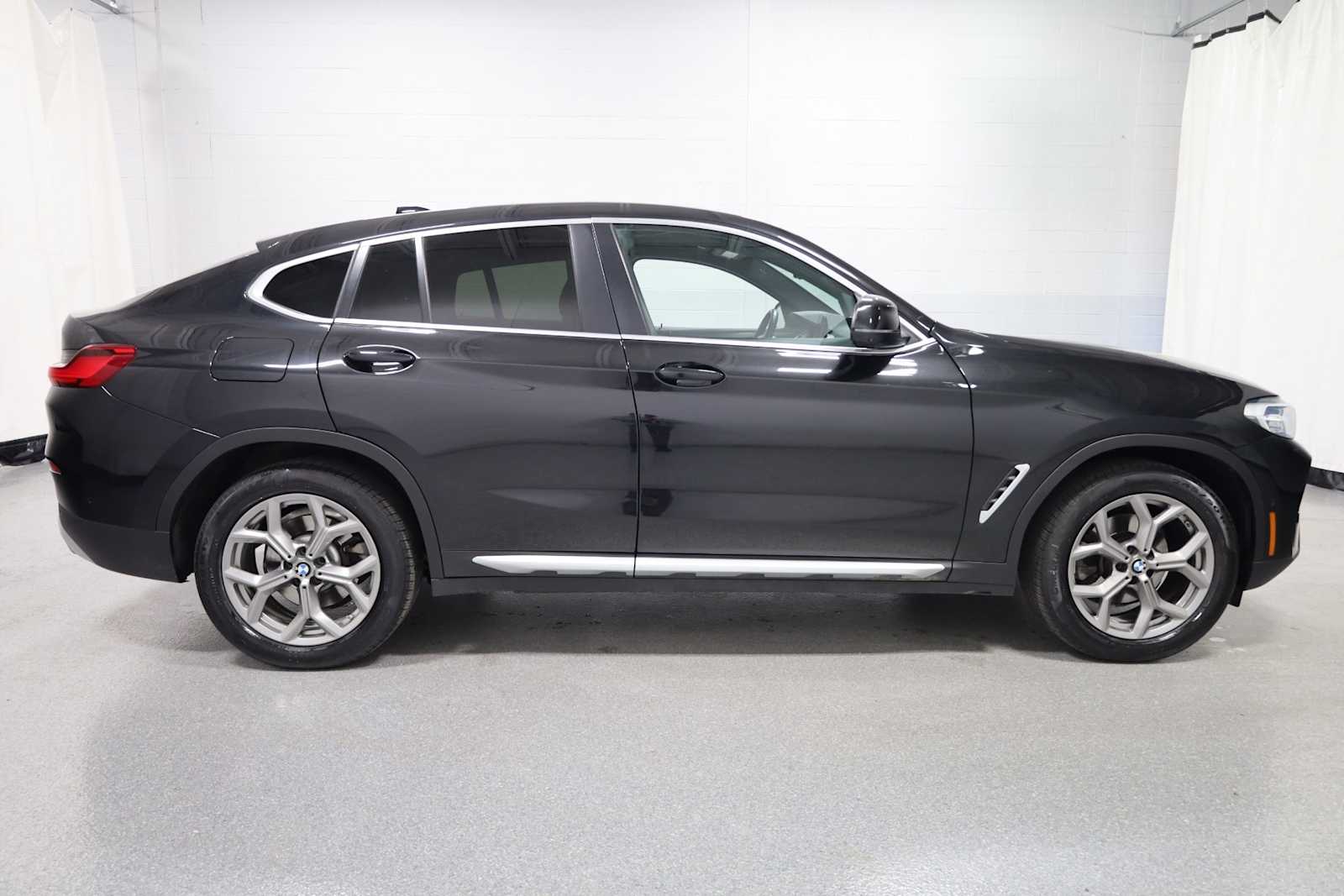 Thumbnail: 2022 BMW X4 - 10