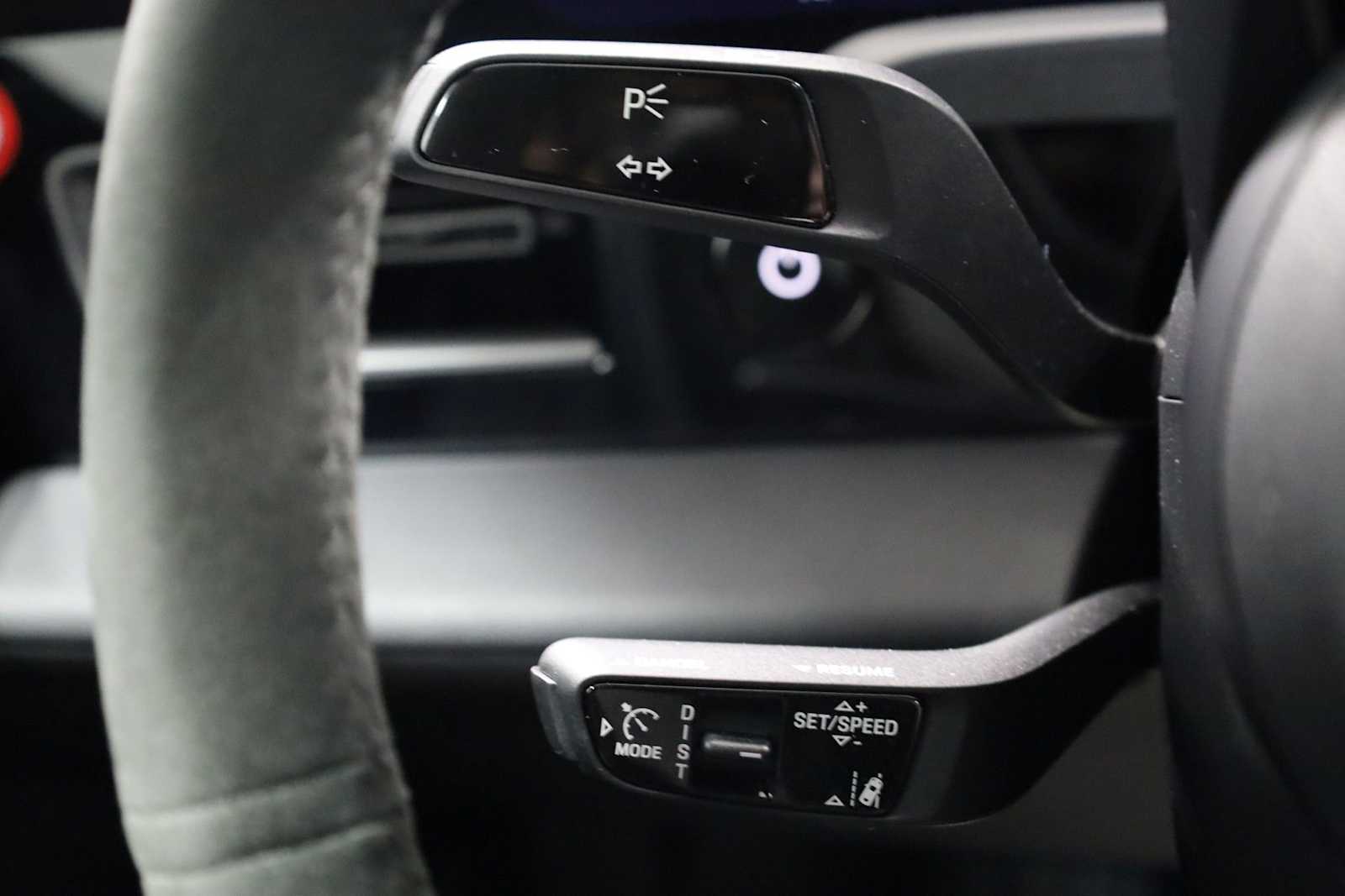 Thumbnail: 2025 Porsche Taycan - 32