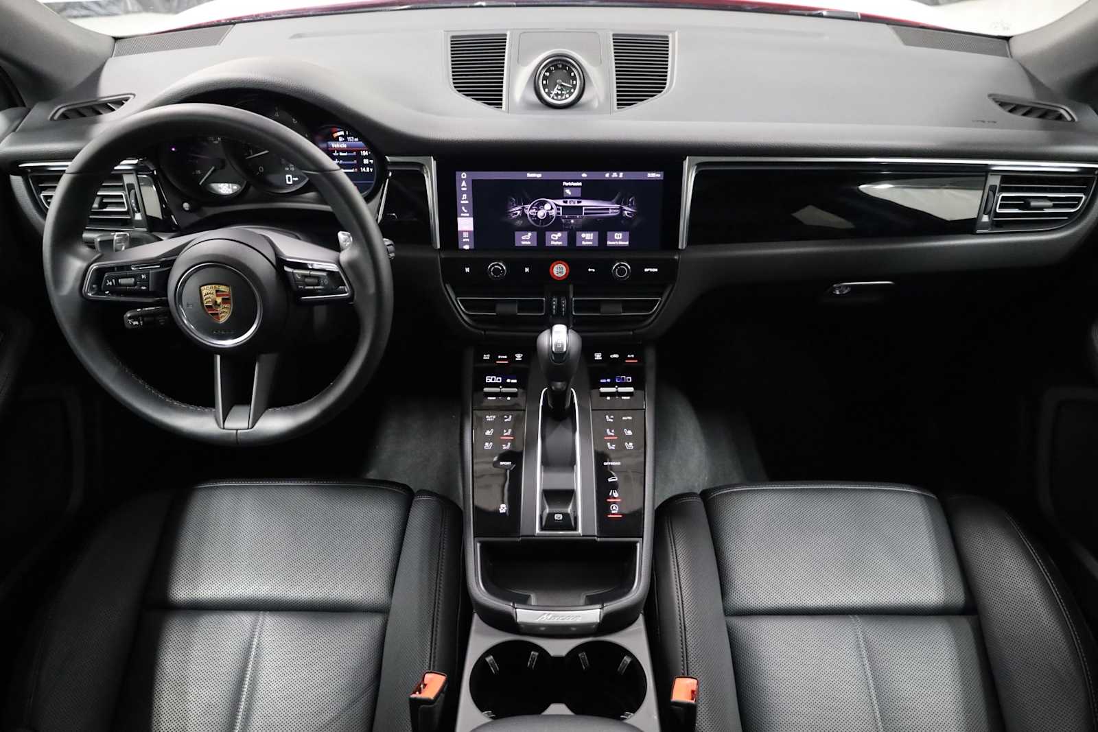 Thumbnail: 2025 Porsche Macan - 25
