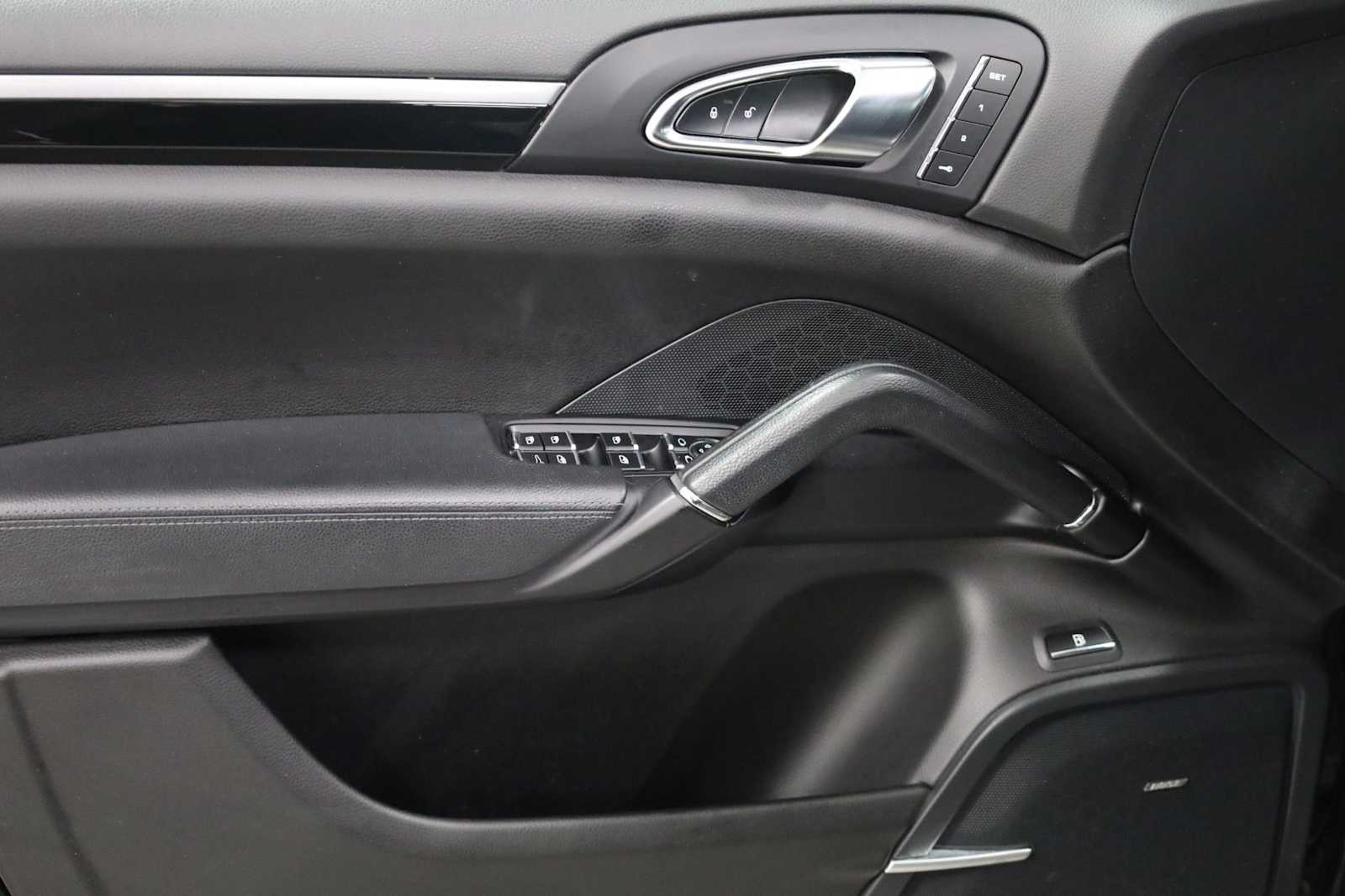 Thumbnail: 2017 Porsche Cayenne - 16