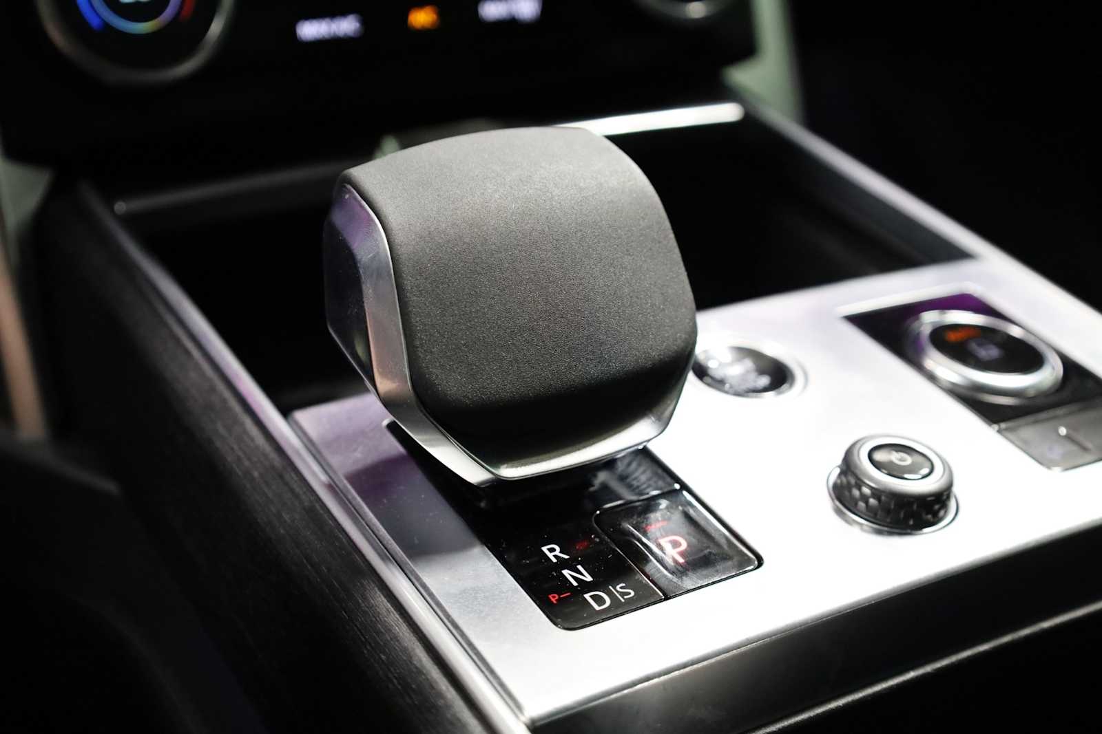 Thumbnail: 2023 Land Rover Range Rover - 35