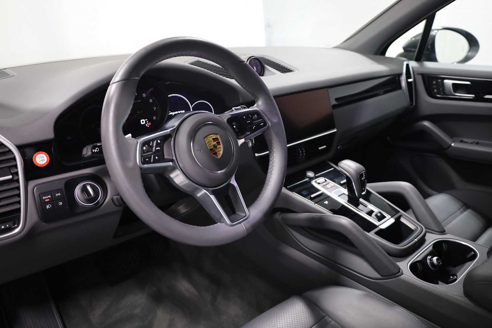 Thumbnail: 2022 Porsche Cayenne - 4