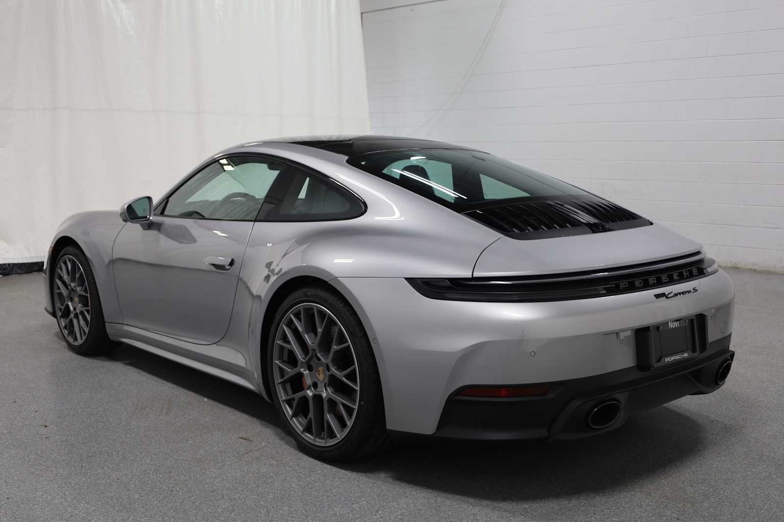 Thumbnail: 2025 Porsche 911 - 3