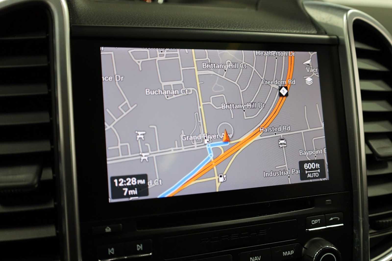 Thumbnail: 2017 Porsche Cayenne - 33