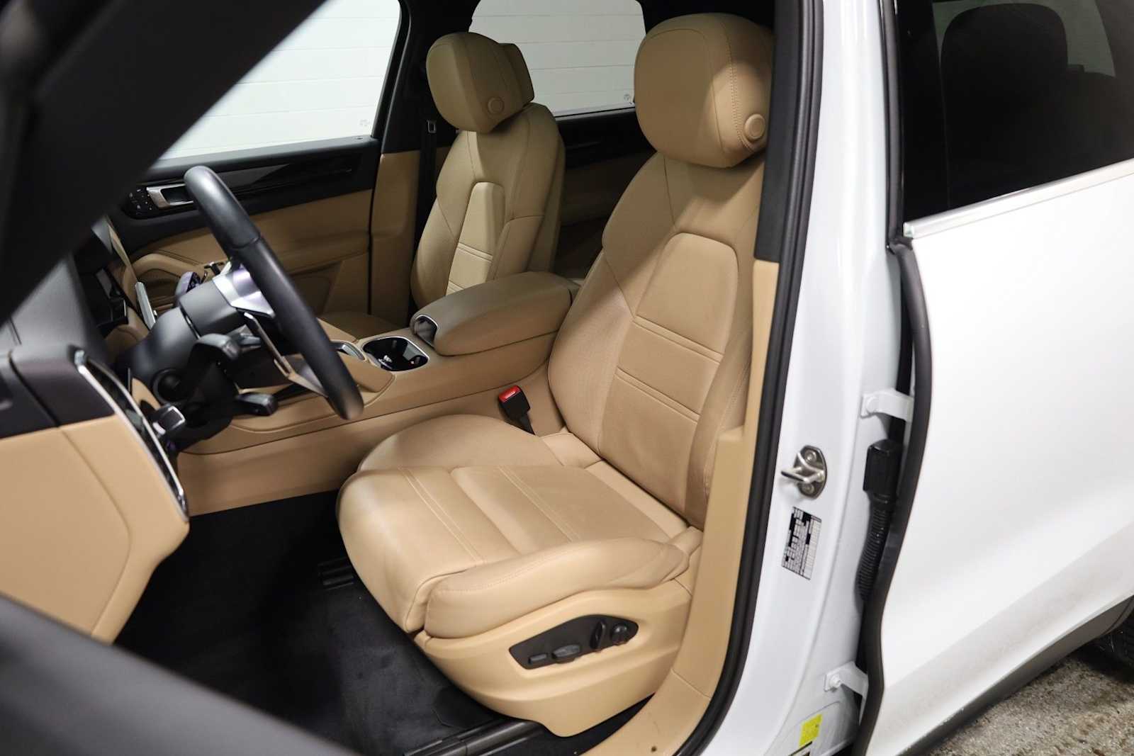 Thumbnail: 2023 Porsche Cayenne - 5