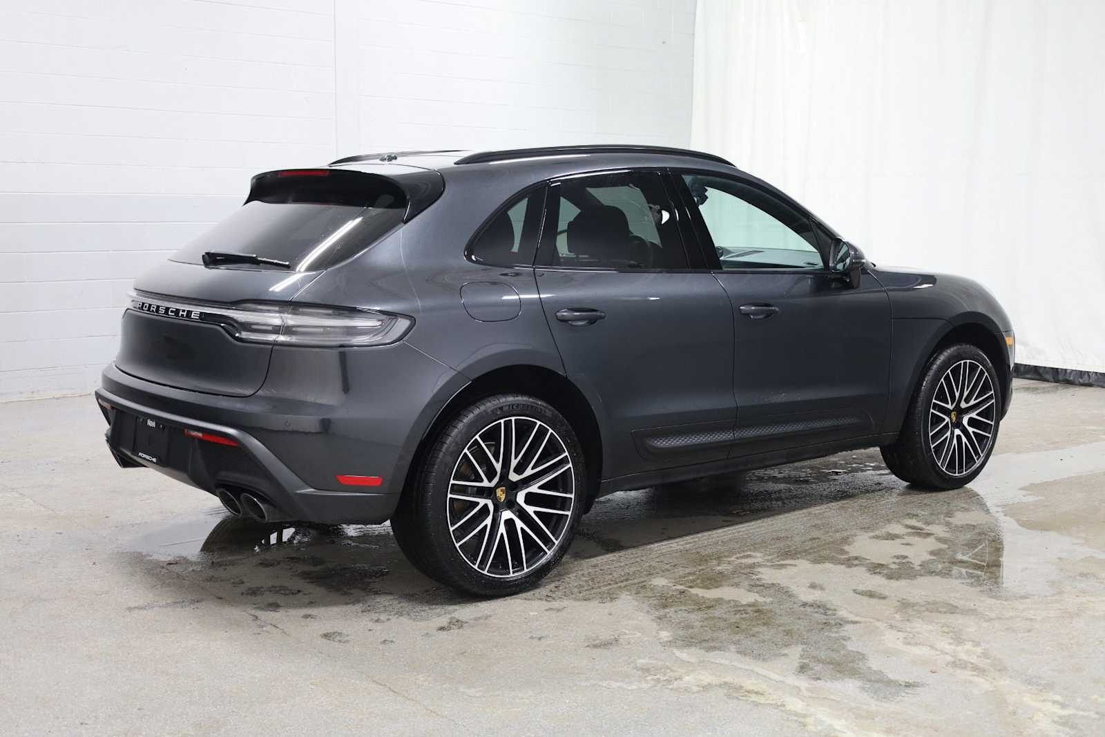 Thumbnail: 2026 Porsche Macan - 9