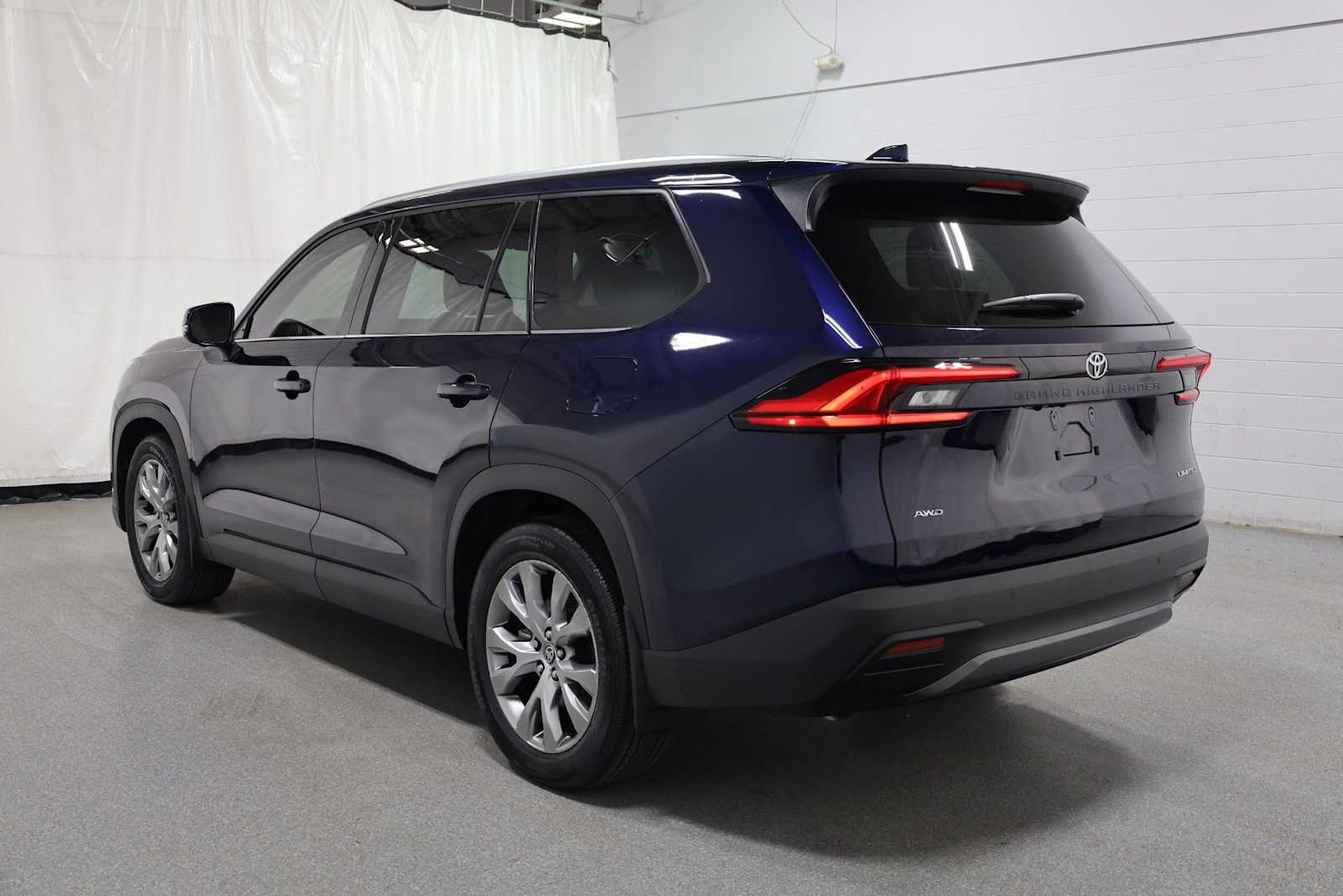 Thumbnail: 2024 Toyota Grand Highlander - 3