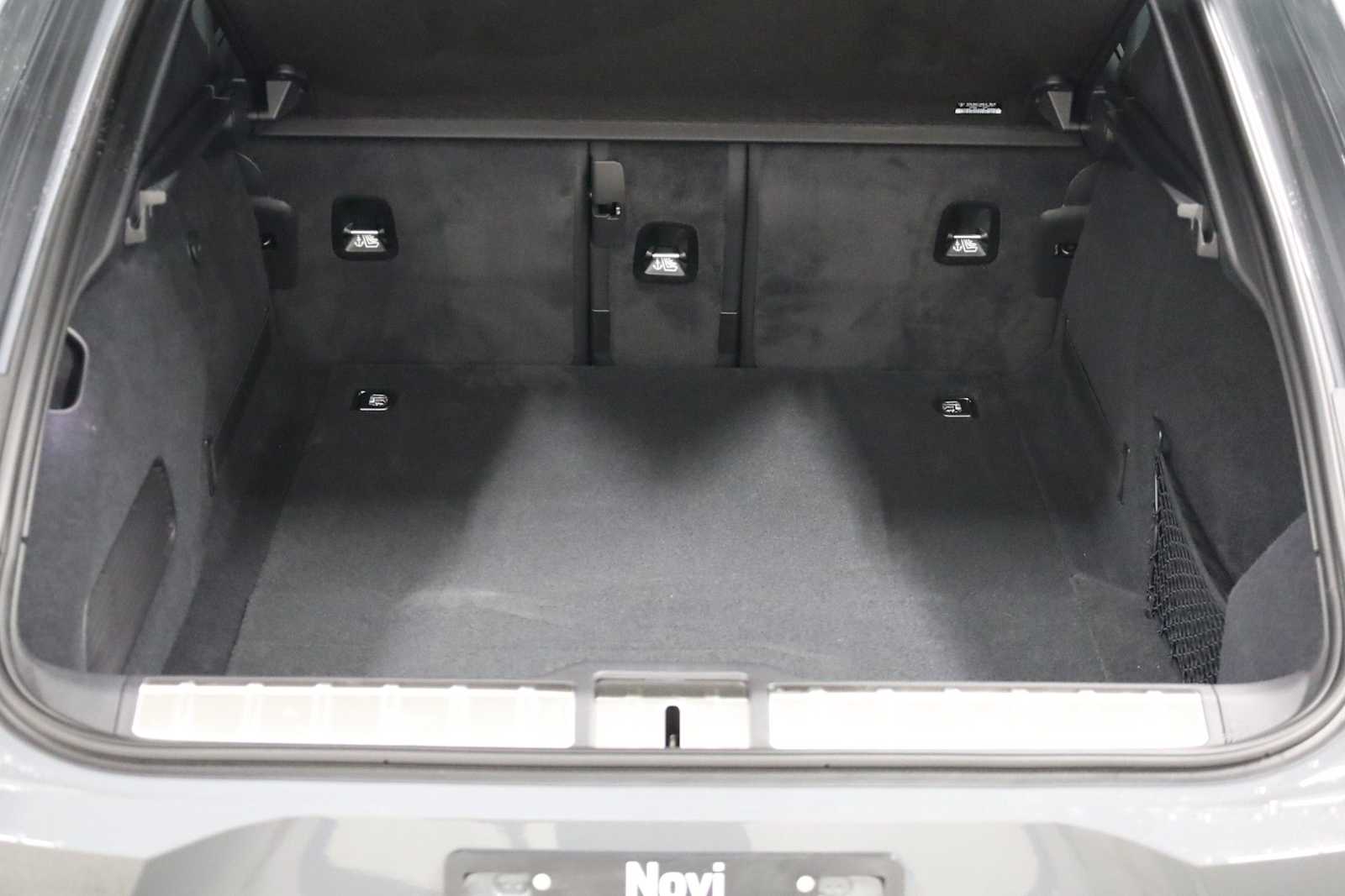 Thumbnail: 2026 Porsche Panamera - 40