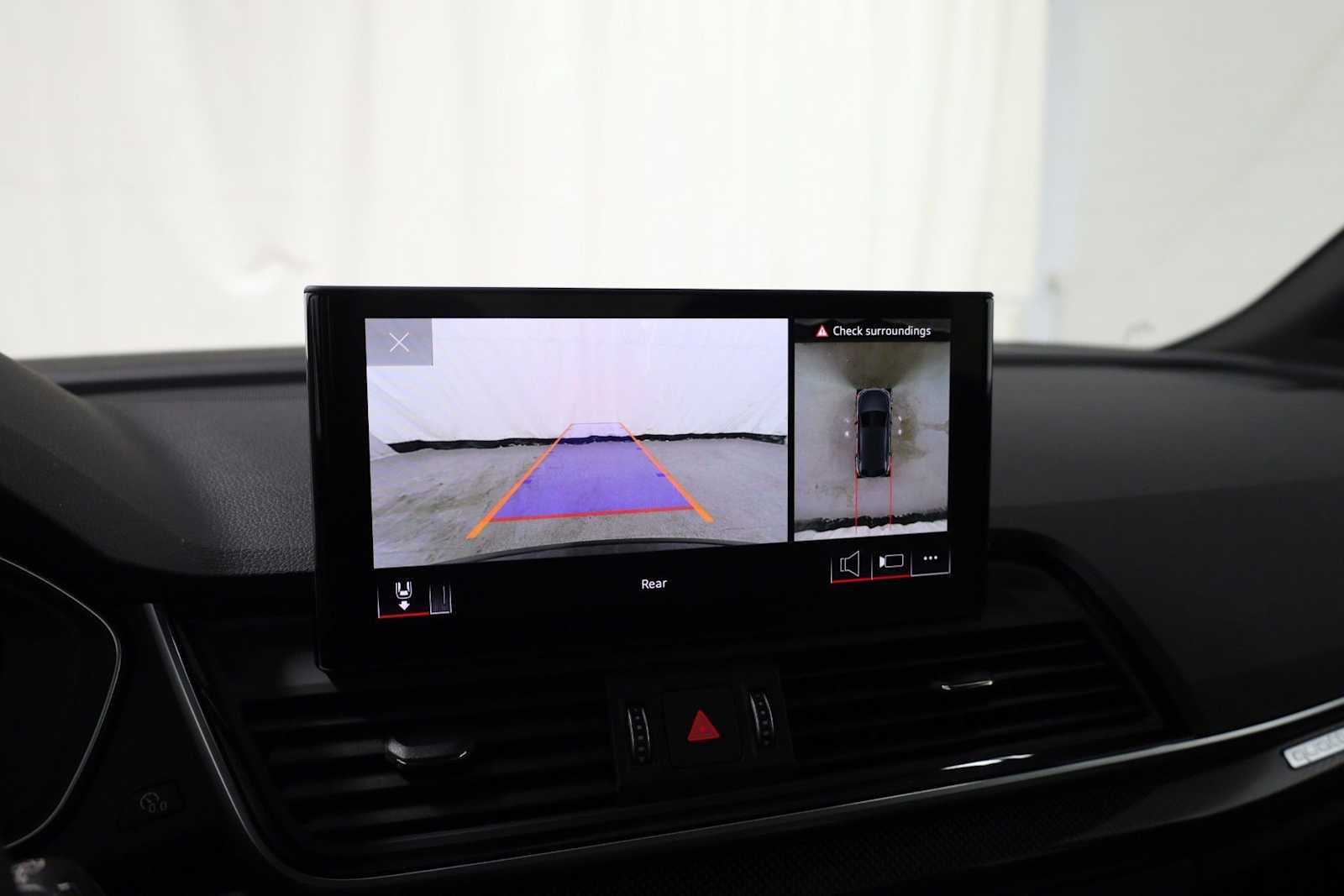 Thumbnail: 2024 Audi SQ5 - 31