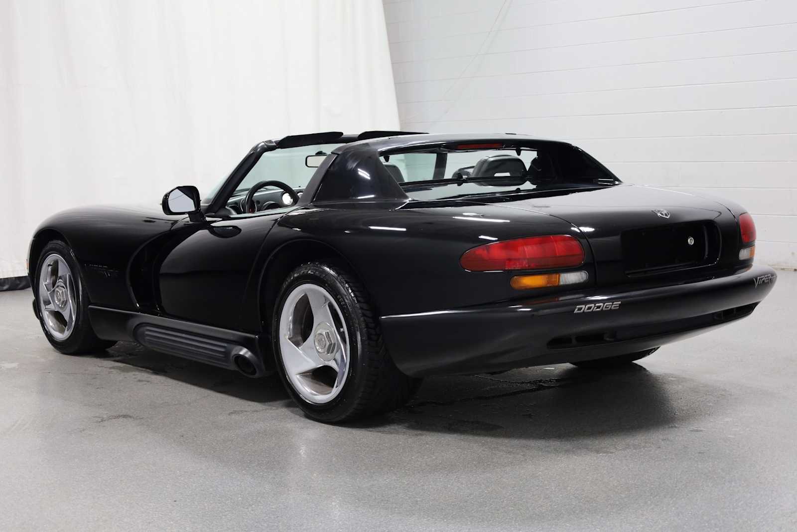 Thumbnail: 1994 Dodge Viper - 3