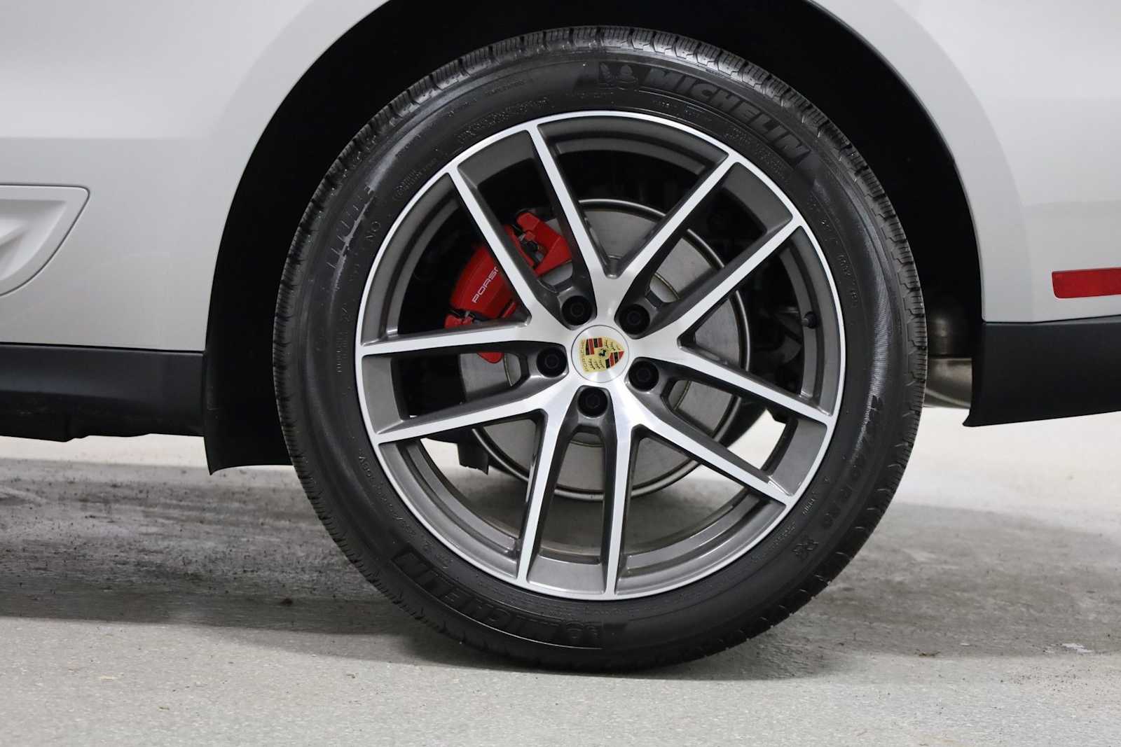 Thumbnail: 2026 Porsche Macan - 39