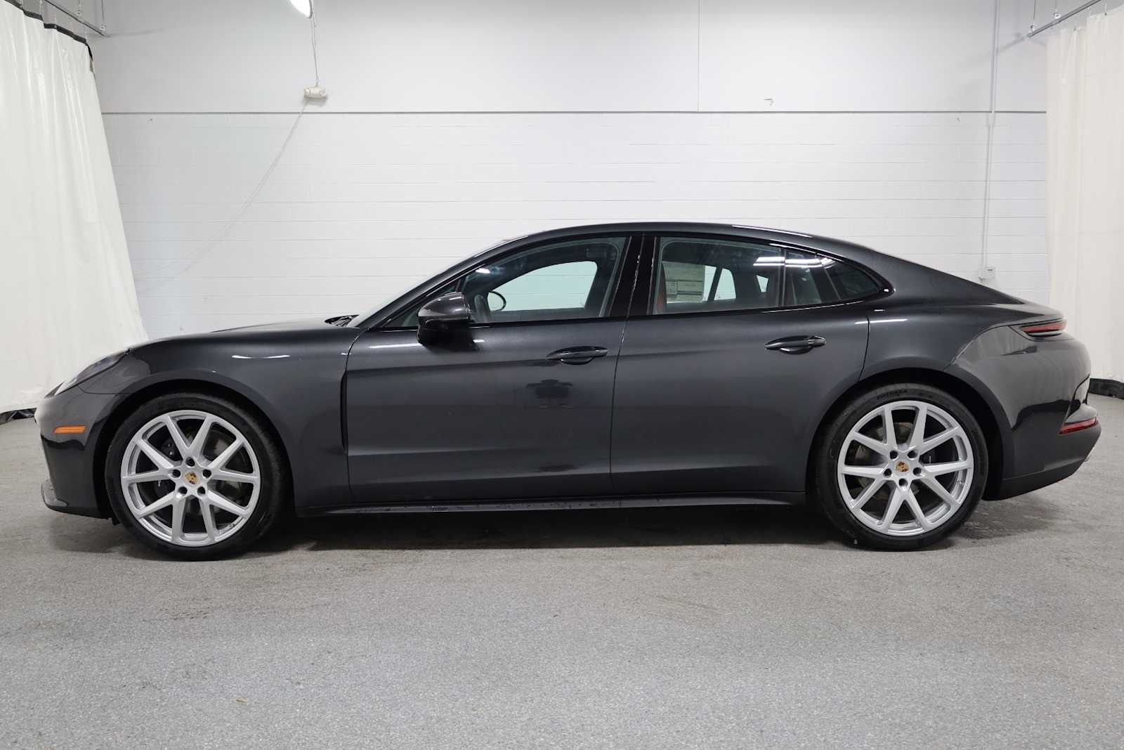 Thumbnail: 2025 Porsche Panamera - 2
