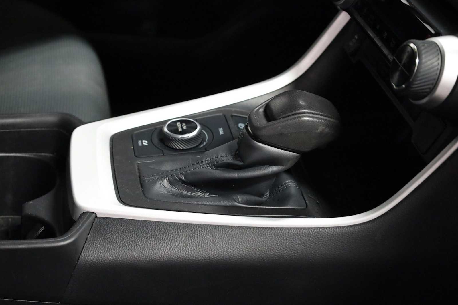 Thumbnail: 2021 Toyota RAV4 - 19