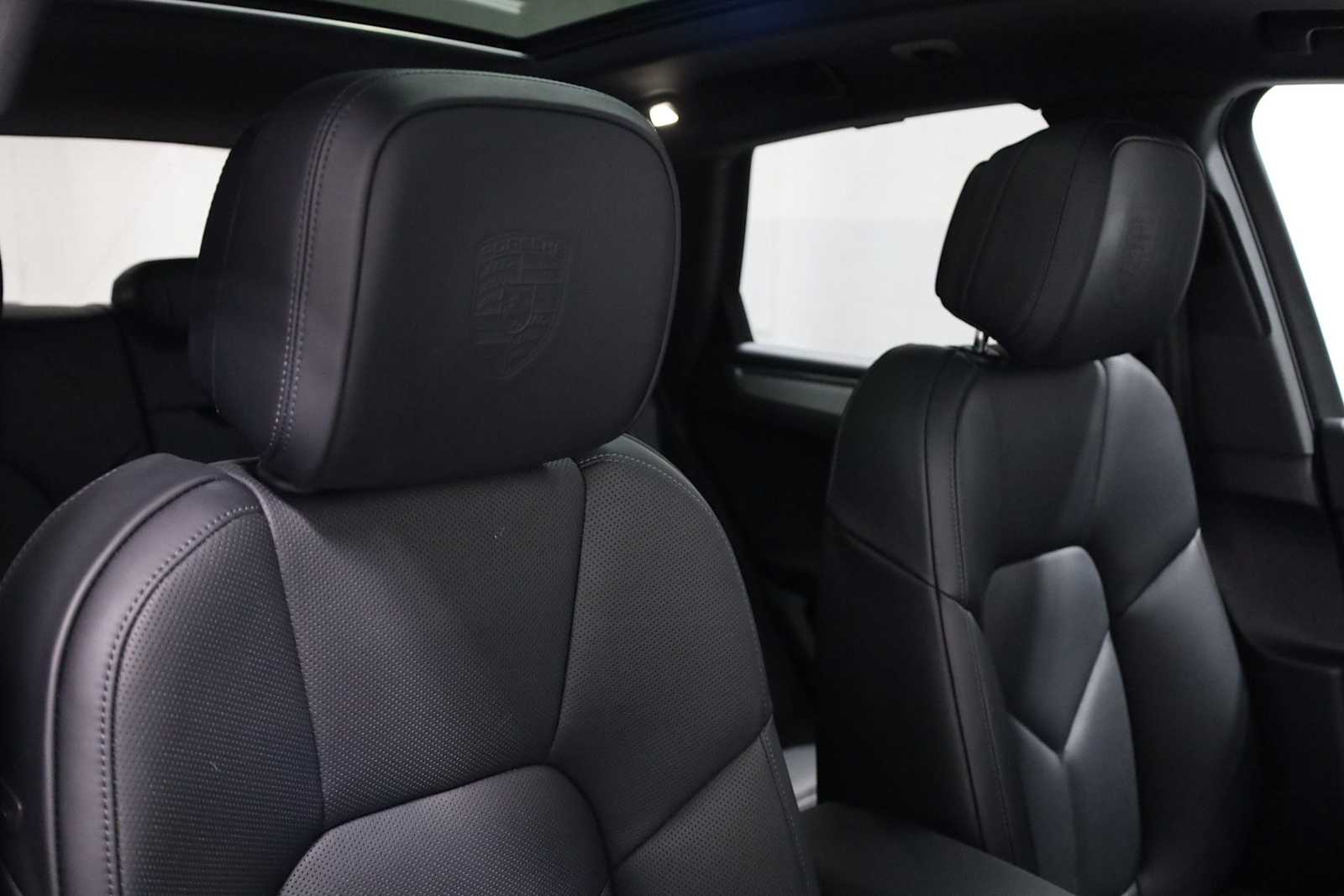 Thumbnail: 2026 Porsche Macan - 22