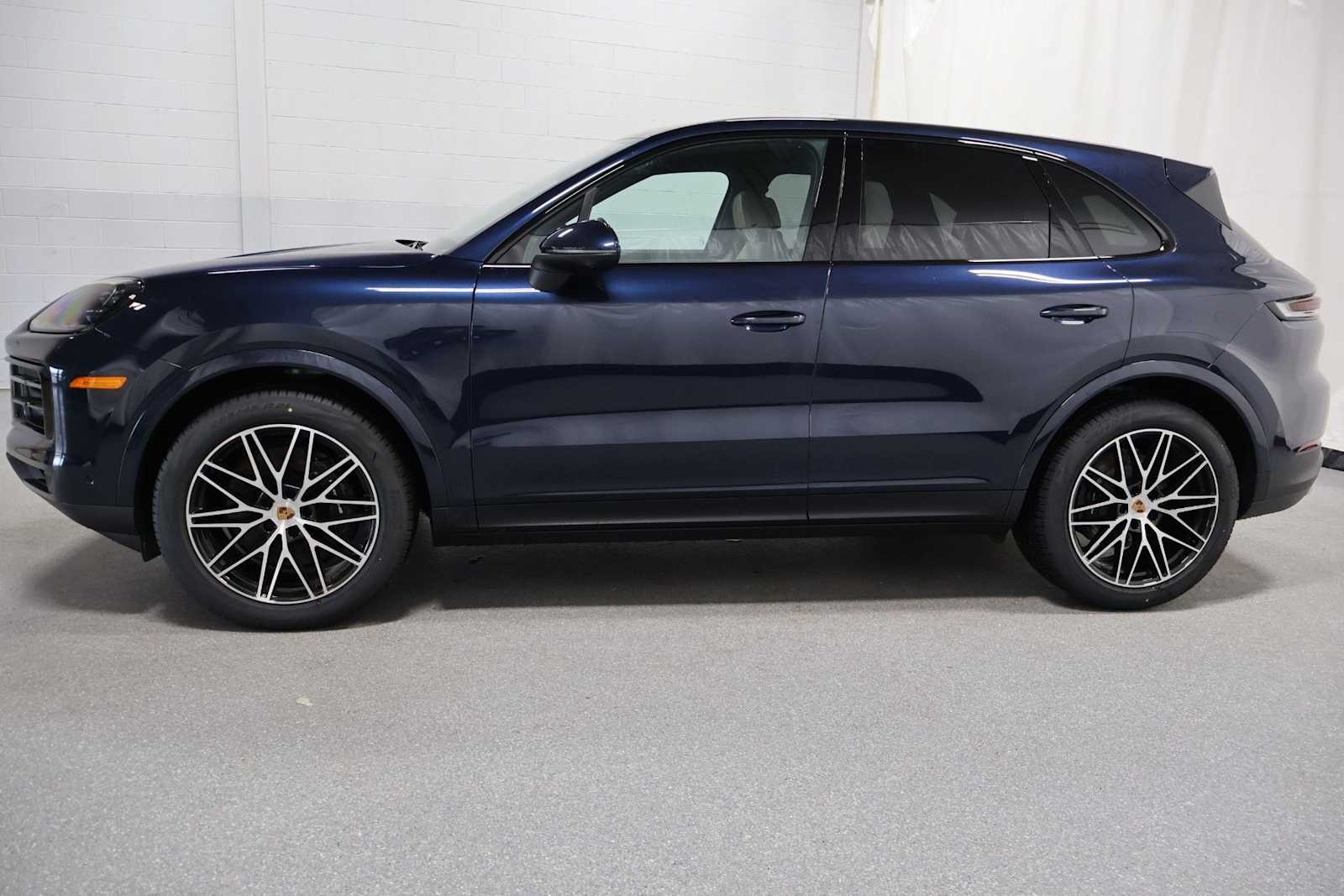 Thumbnail: 2026 Porsche Cayenne - 2