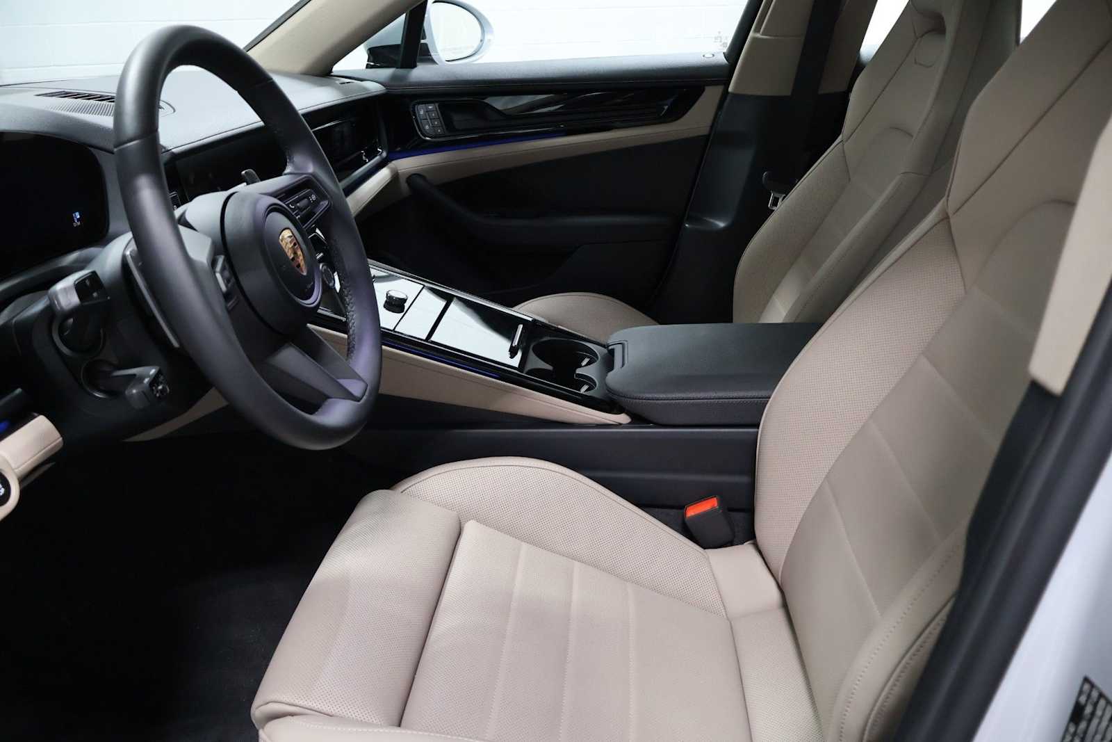 Thumbnail: 2025 Porsche Panamera - 5