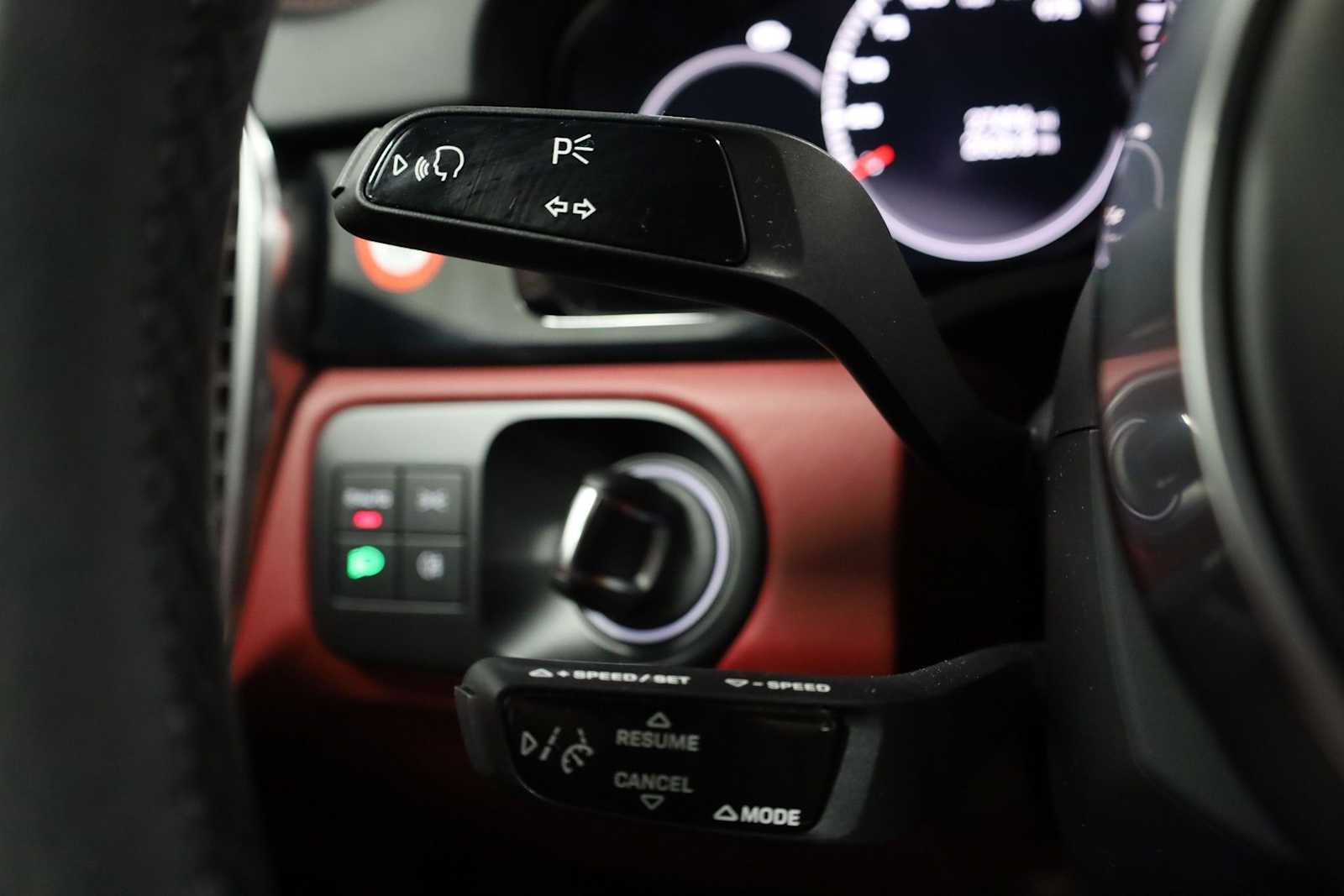 Thumbnail: 2022 Porsche Cayenne - 31