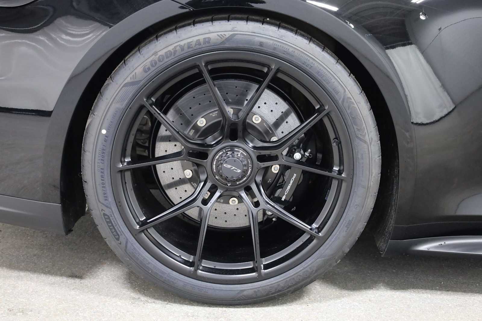 Thumbnail: 2026 Porsche 911 - 36